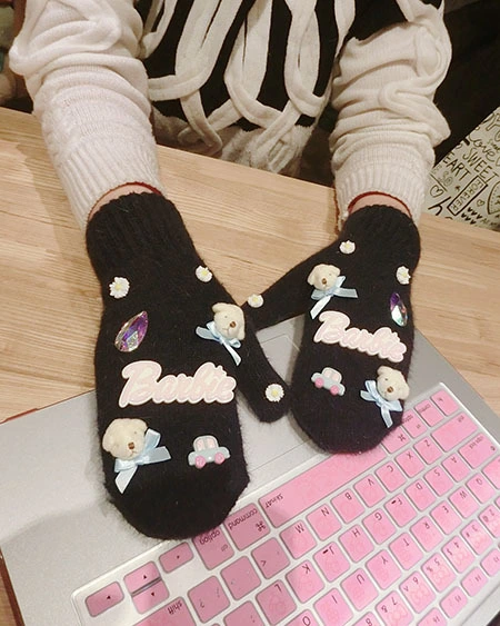 Winter Women Double Layer Rabbit Wool Daisy Flowers Bear Head Stylish Cute Cartoon Students Warm Gloves