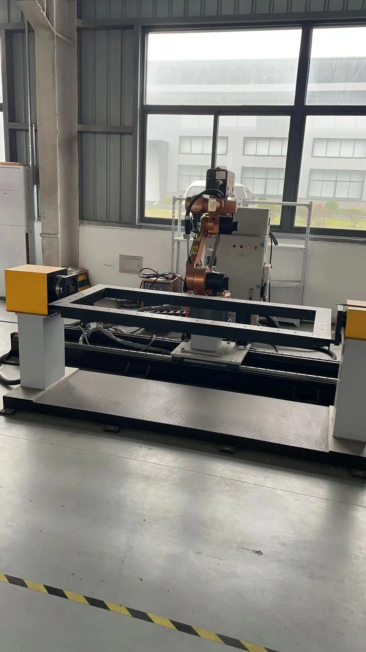 Automatic Welding Robot with Positioner and Walking Track for Ss Steel