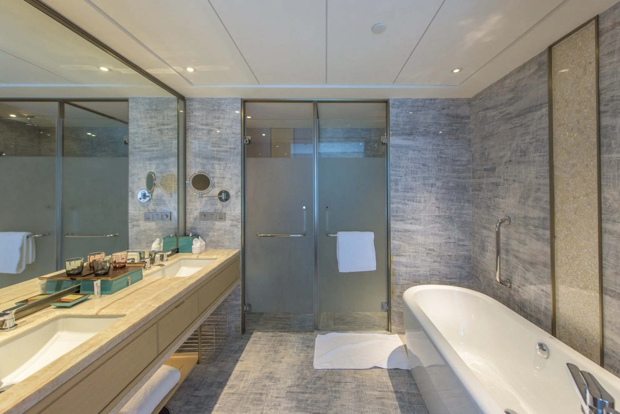 Salle de bains Accessoires de porte en verre raccords matériel Stainless-Steel Tower Bar Tirez la poignée de douche