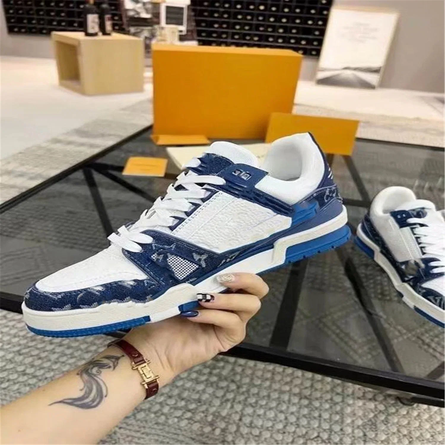 Designer de luxo Louis LV casual Trainer Sneakers Triplo Denim baixo Sapatilhas Pucian para homem, no valor de EUR 36-45