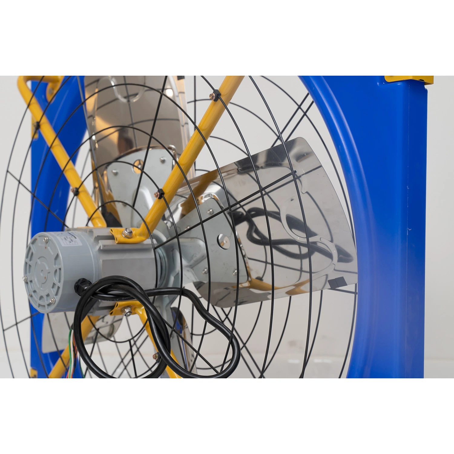 Cow House Dairy Farm Ventilation Cooling Ceiling Hanging Plastic Fan with Permanent Magnet Ec Motor