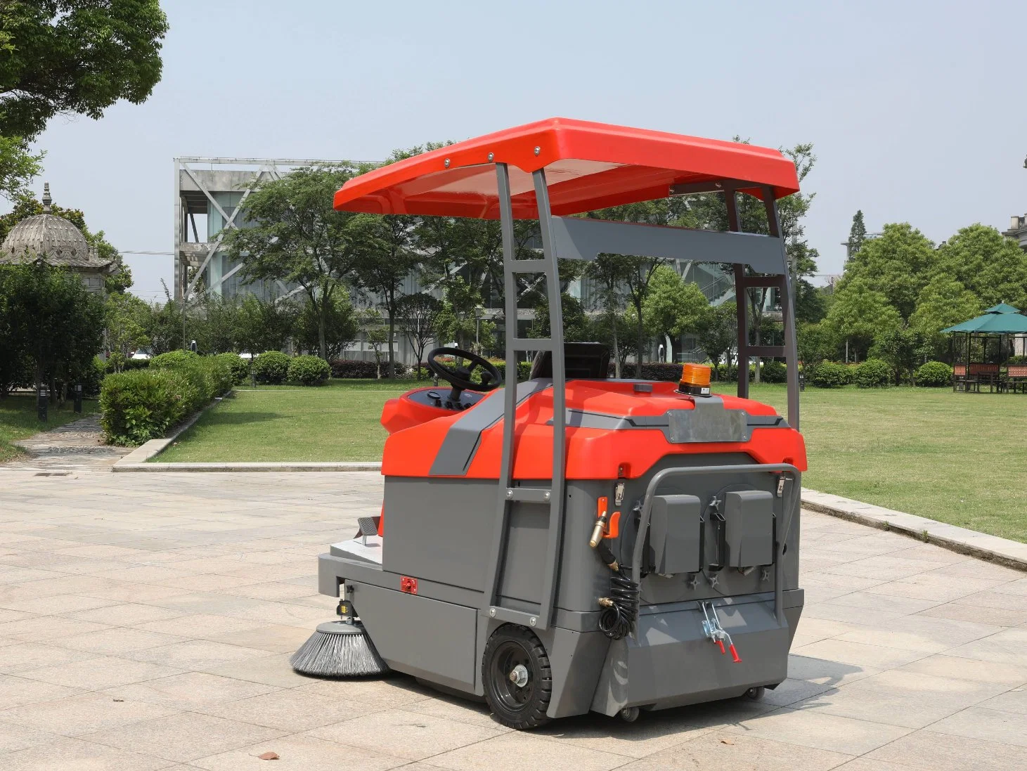 Commercial Industrial Ride-on Floor Sweeper Electric Road Floor Sweeper Cleaning Machine