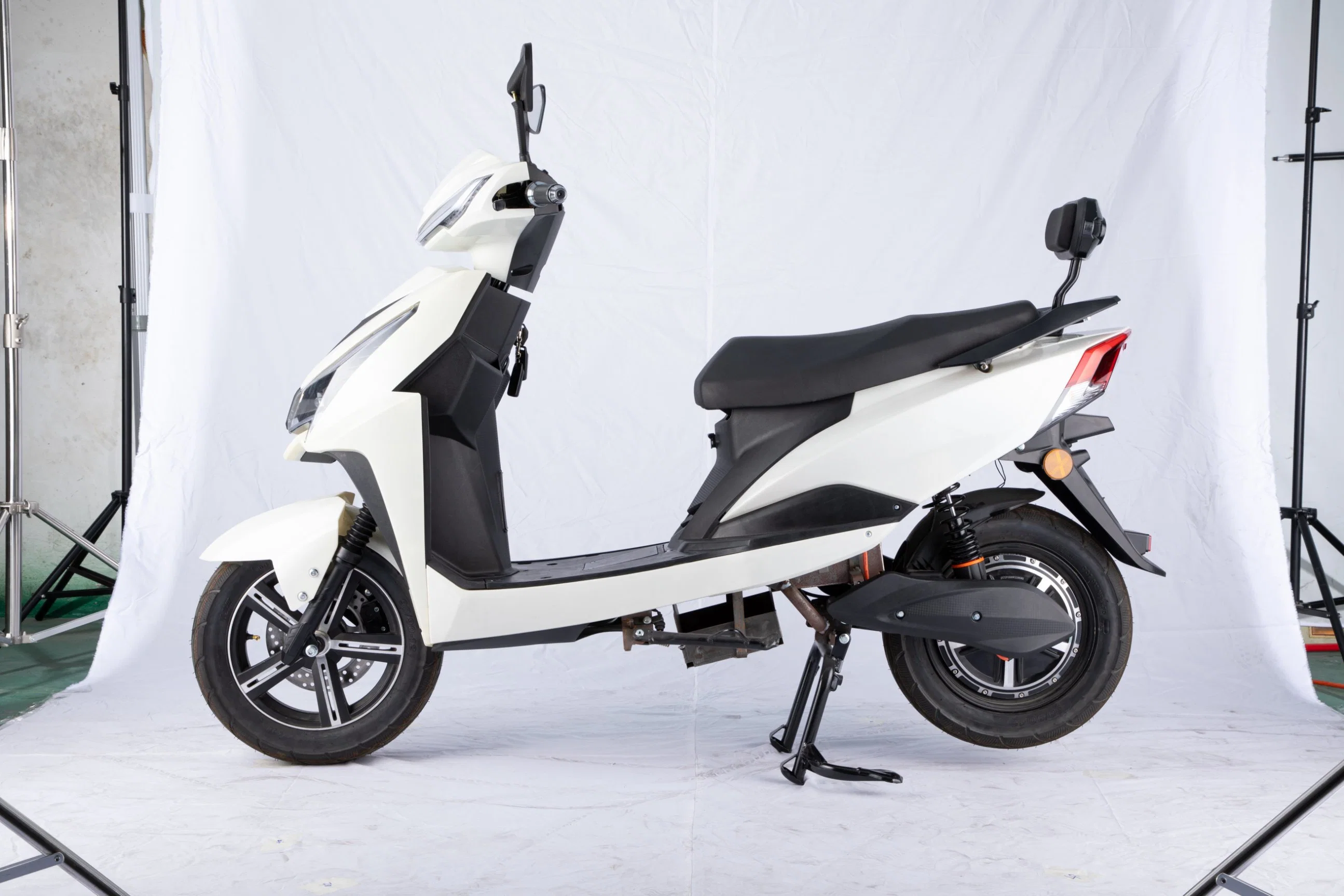 2023 Nova scooter elétrica Wolf com 2 * bateria de lítio 72V20ah