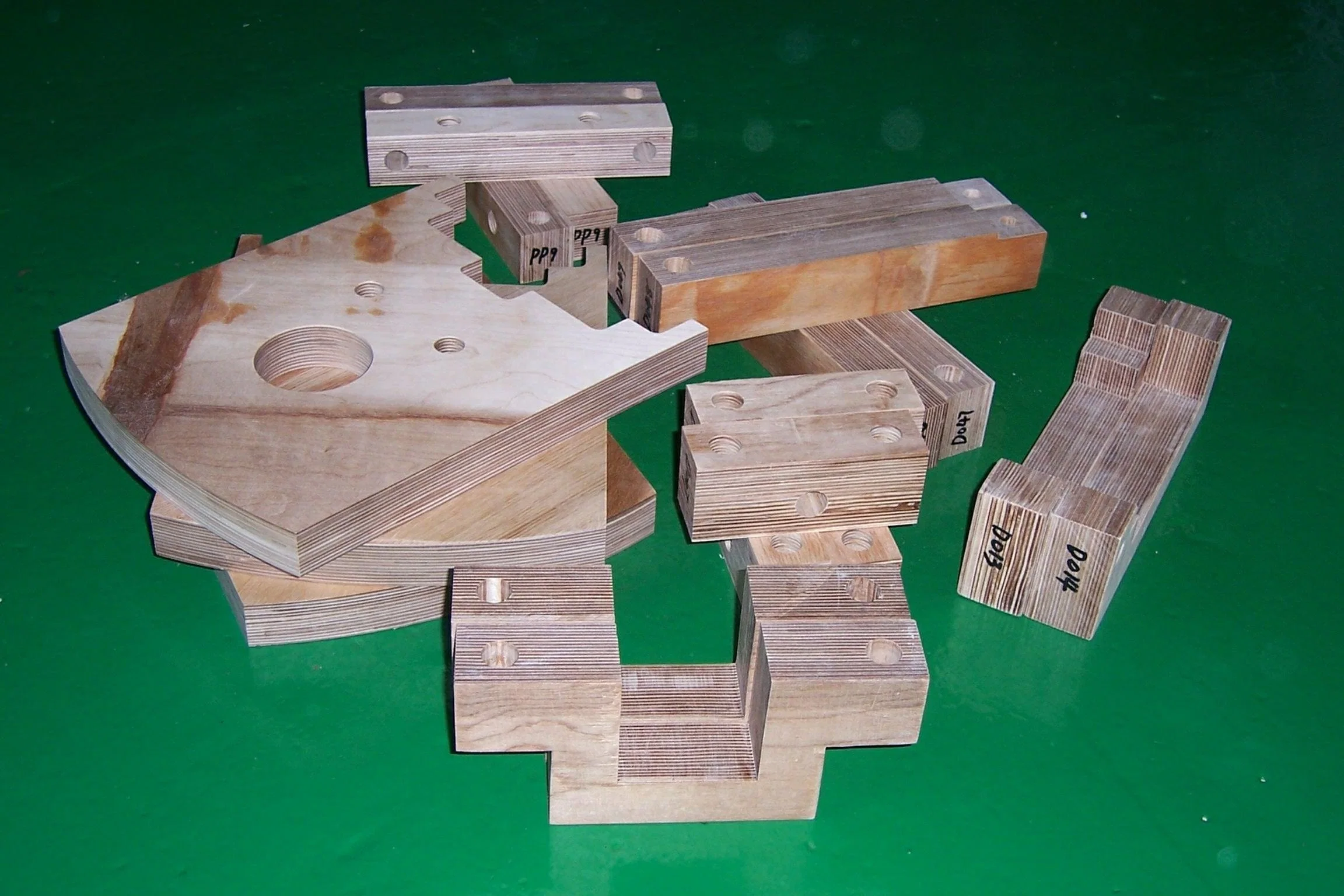 Insulation Material Electrical Laminated Compressed Birch Plywood Laminated Wood Board