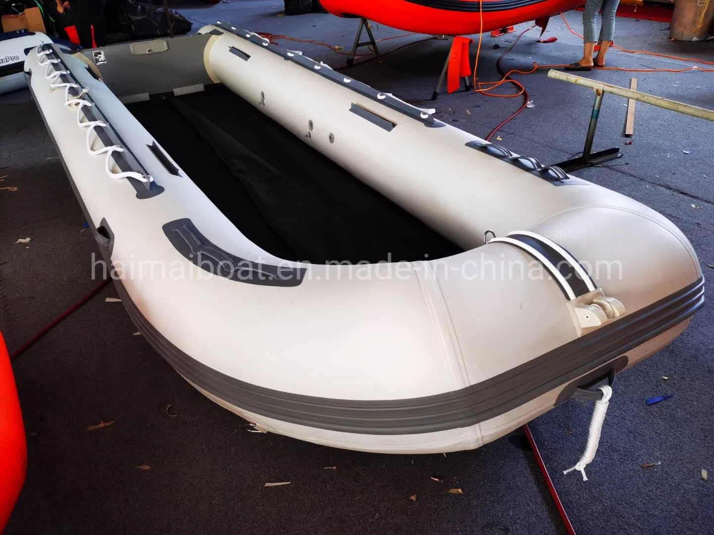 Classical Style 18feet 5.5m Aluminum Floor Hypalon Inflatable Boat Speed Boat Motor Boat Marine Rescue Boat Rowing Boat Pneumatic Boat Fishing Ferry for Sale