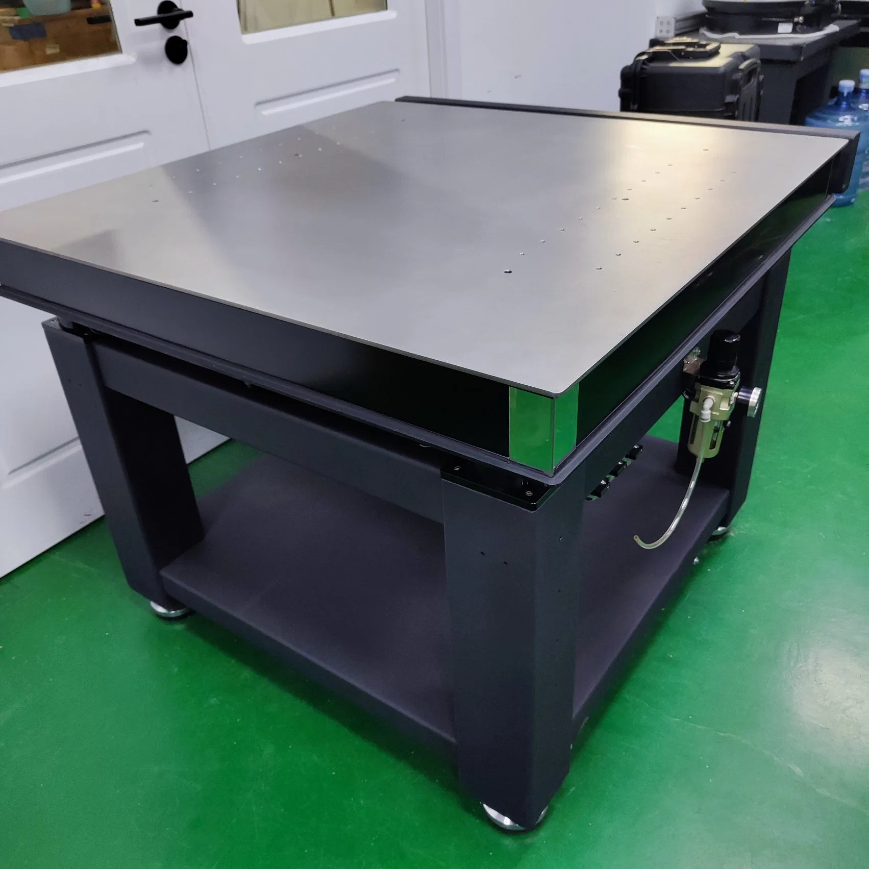 Pneumatic Self Balance Optical Table Vibration Isolation Table