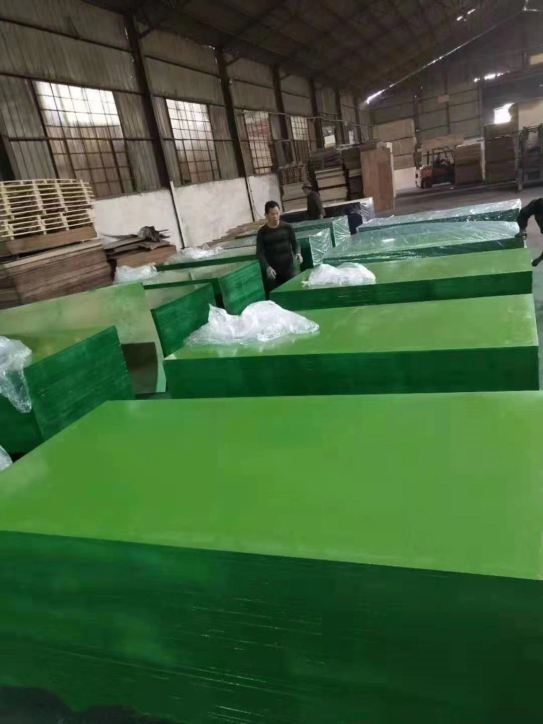 Green Plastic Film Faced Plywood Building Plastic Formwork Plywood