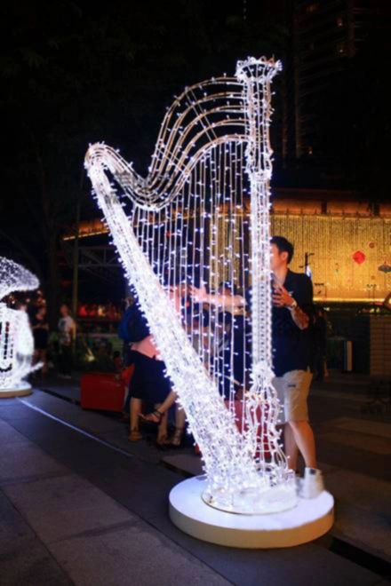 LED exterior Figuras de Navidad instrumento Musical Escultura Motif Lights