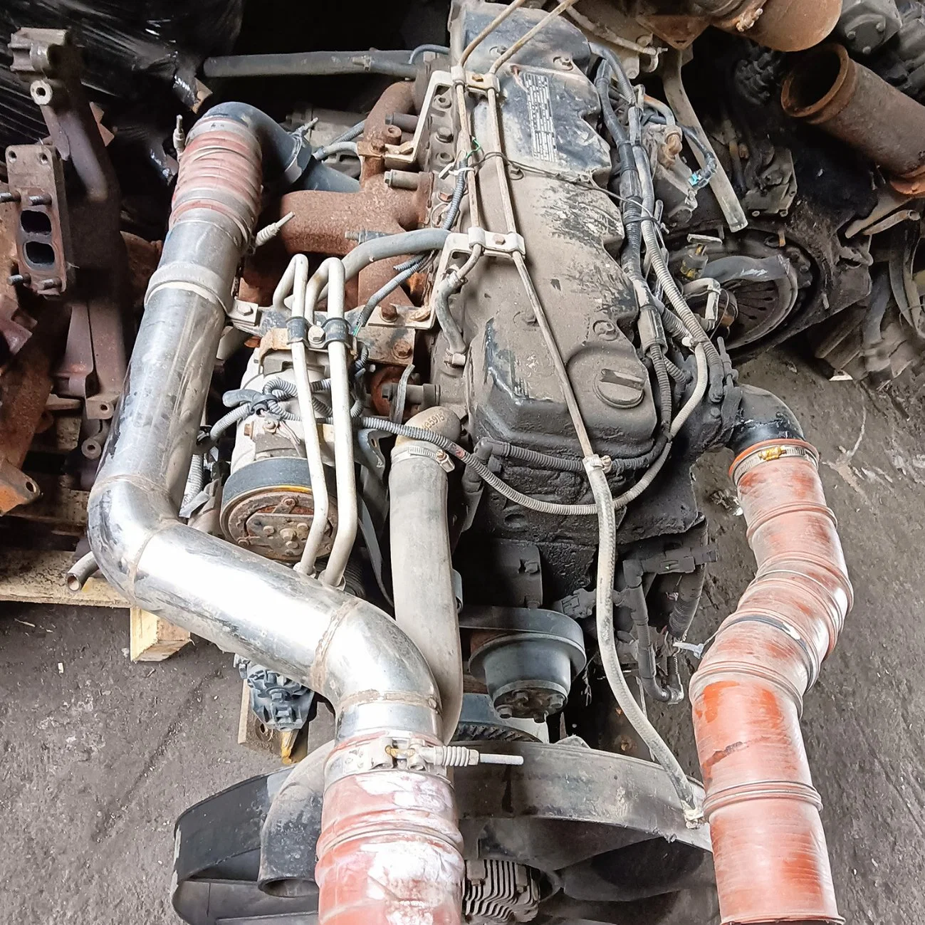 Used Engine Assembly 6.7L for Cummins Isde 185-40 5295892 Diesel 6 Cylinders Yuchai HOWO Second Hand Engine Old Engine Six Cylinder Engine