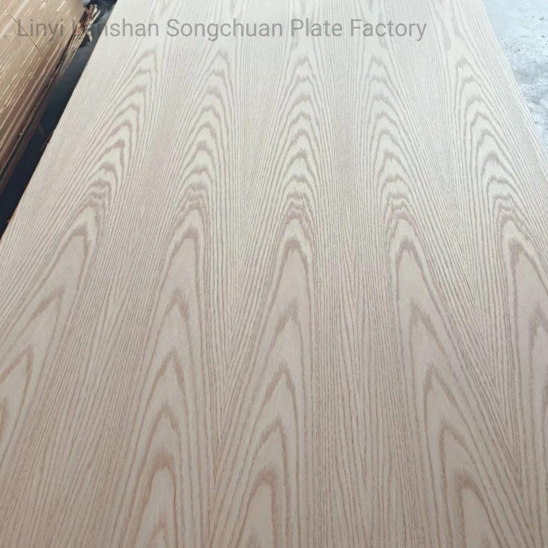 Madeira de revestimento decorativa contraplacada de 3 mm com núcleo de Poplar com acabamento Natural Ash Contraplacado