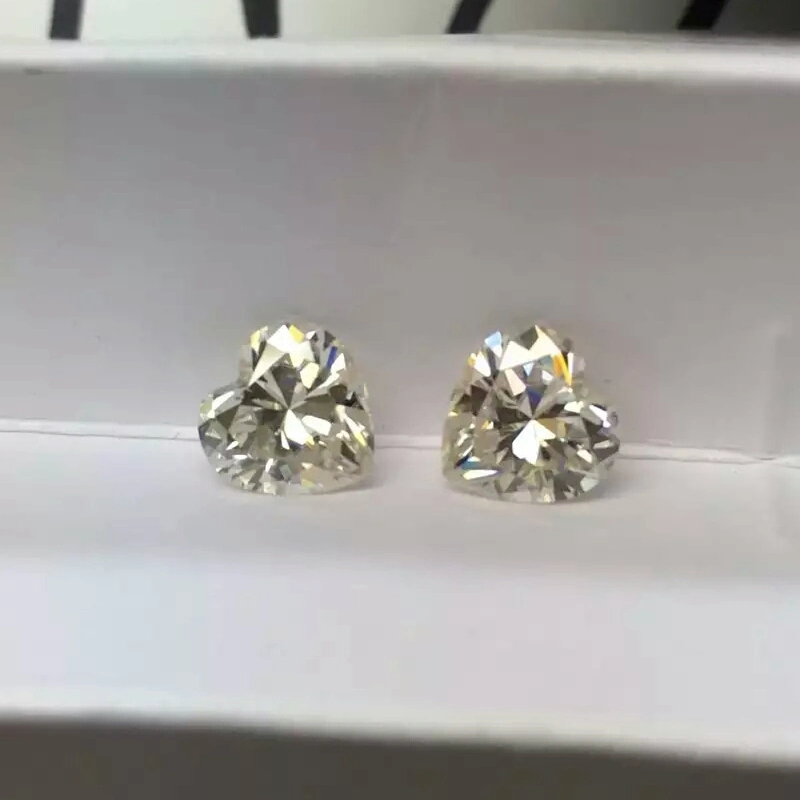 5X5mm/0.5 Carat Heart Cut 3ex Moissanite with De Colour