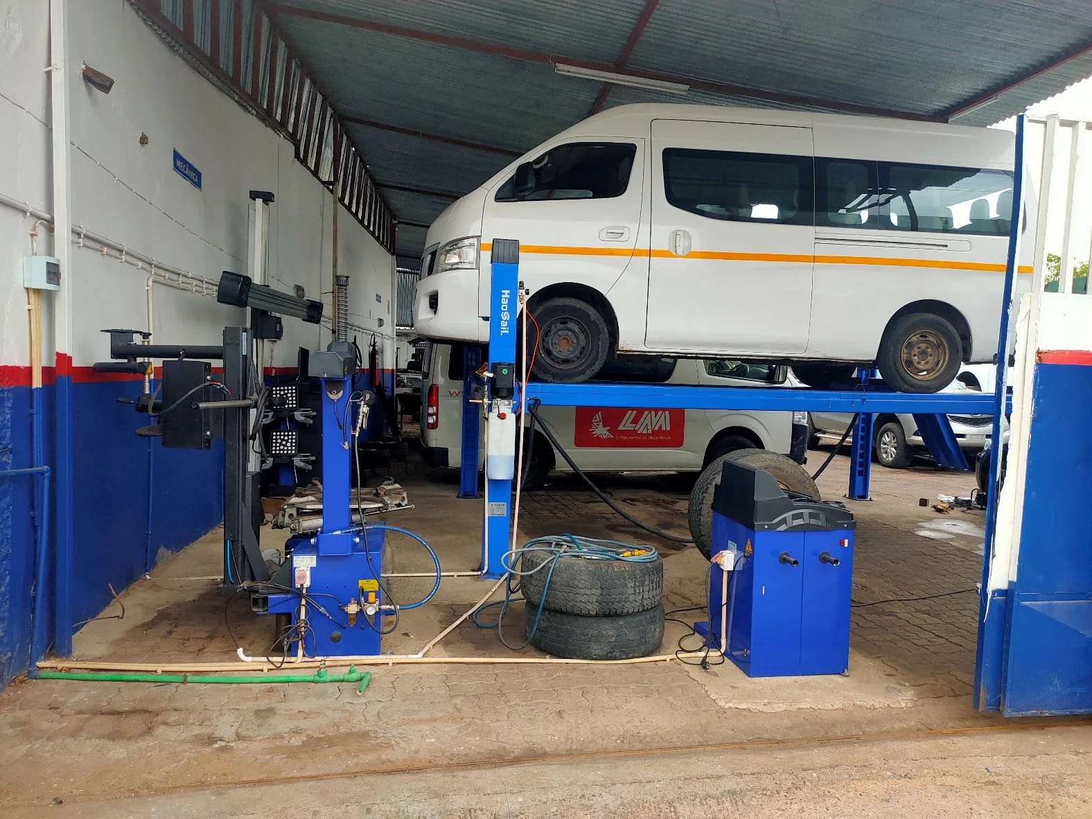 Four Post Lift Vehicle Equipment Fit for Wheel Alignment