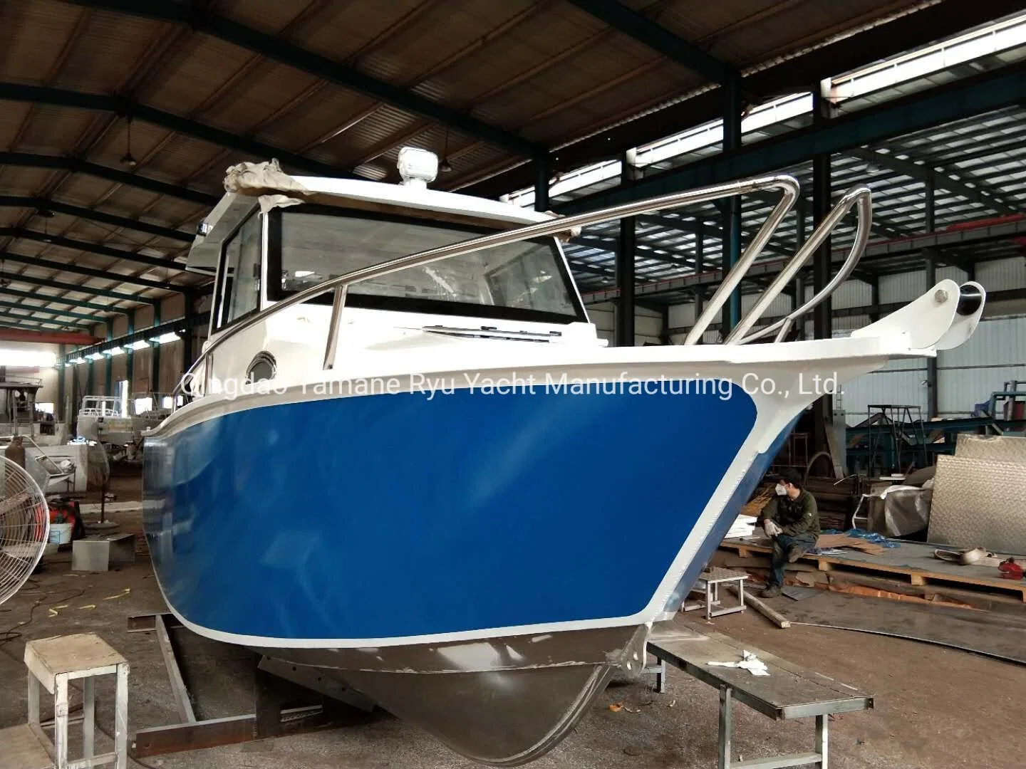 Fábrica de China 8.1m 27ft con certificado CE Cabina completa todos los soldados de la consola central el aluminio/aluminio/mejores barcos de pesca Yates para Australia Nueva Zelanda Standard