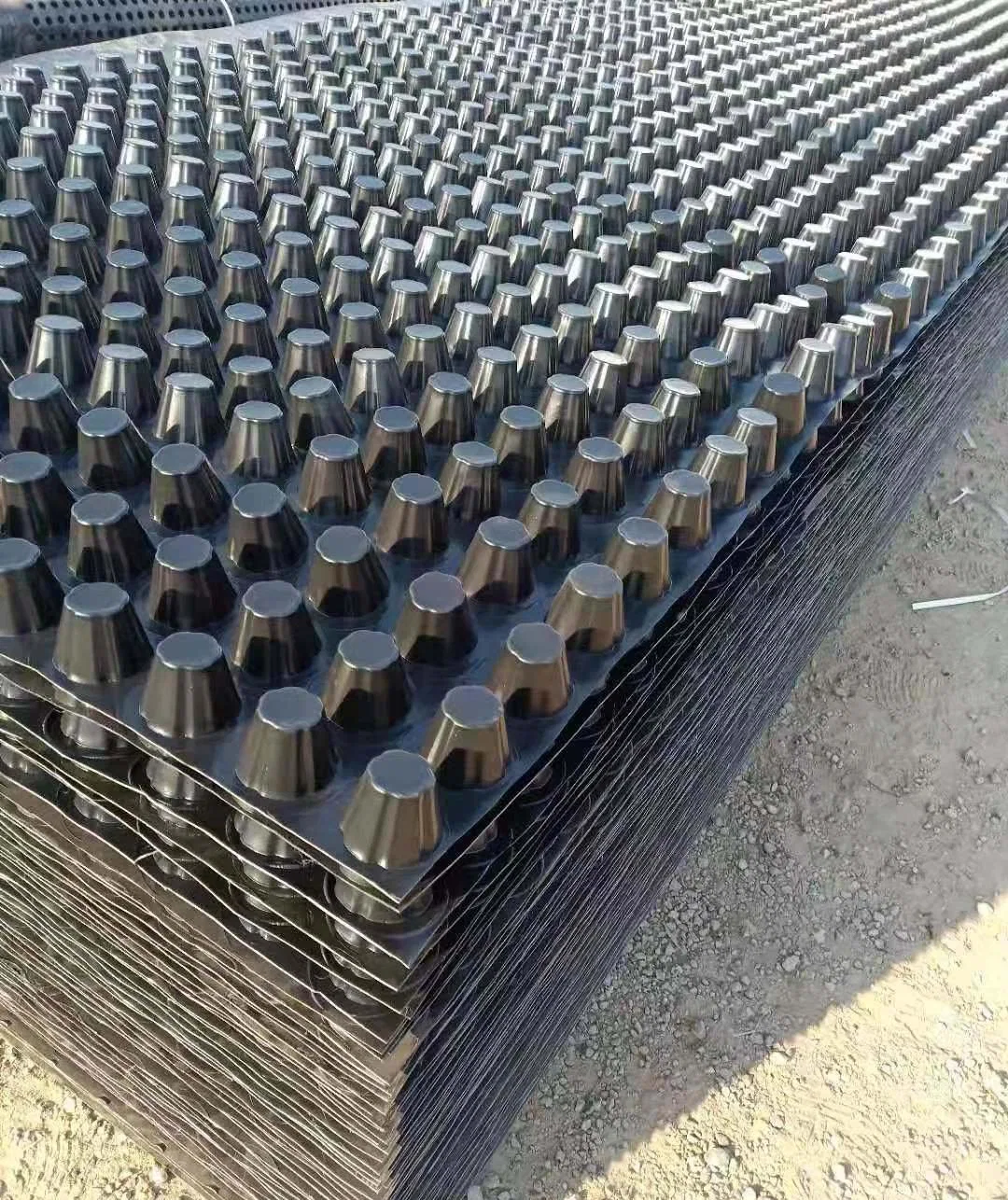 Nuevo producto drenaje jaula Shandong plástico techo Jardín almacenamiento de agua Tablero de drenaje