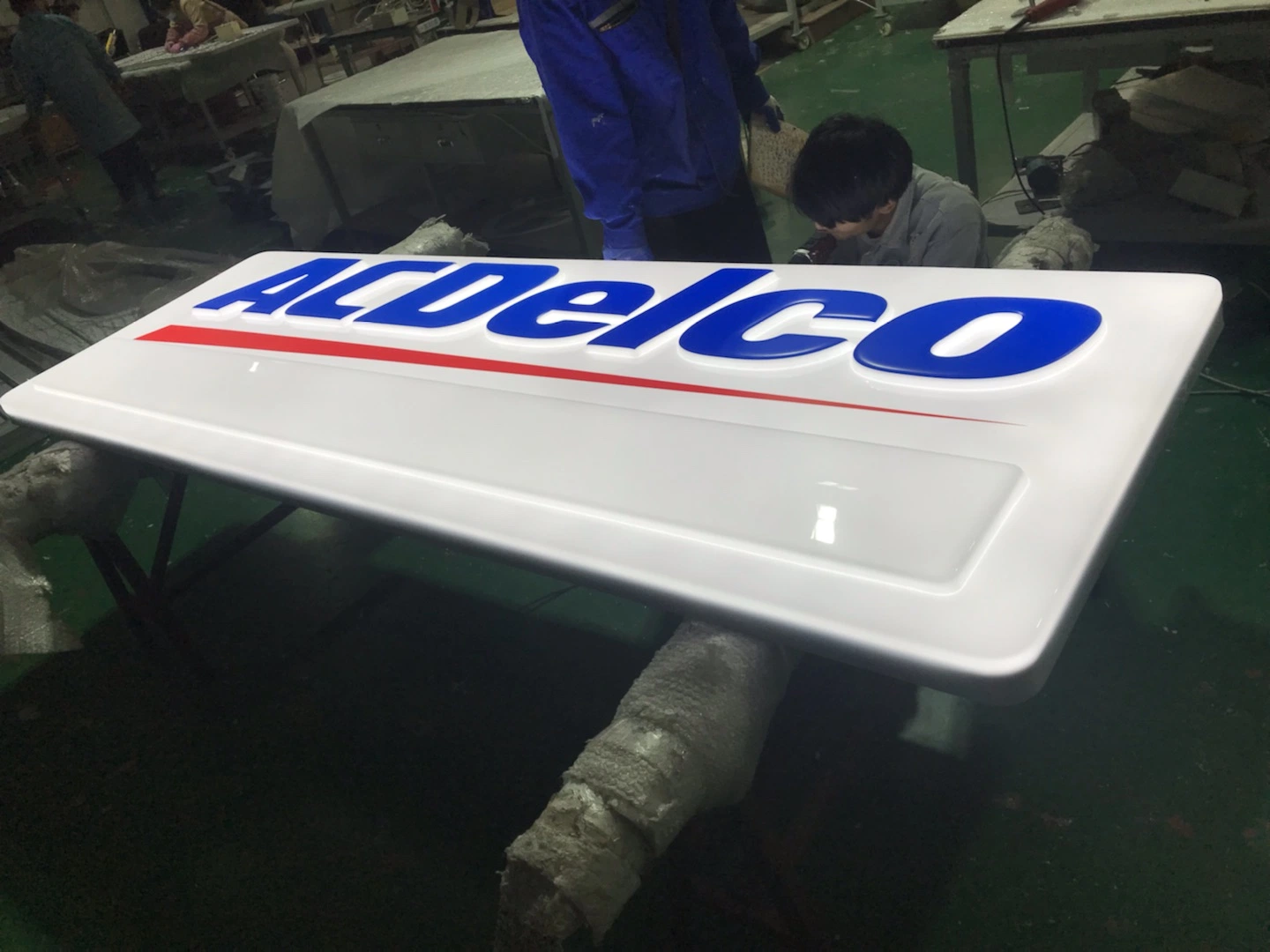 ضوء أمامي مخصص Acrylic Stalsed Steel 3D Letter Signage معدات الإعلانات الخارجية مع شعار الأعمال