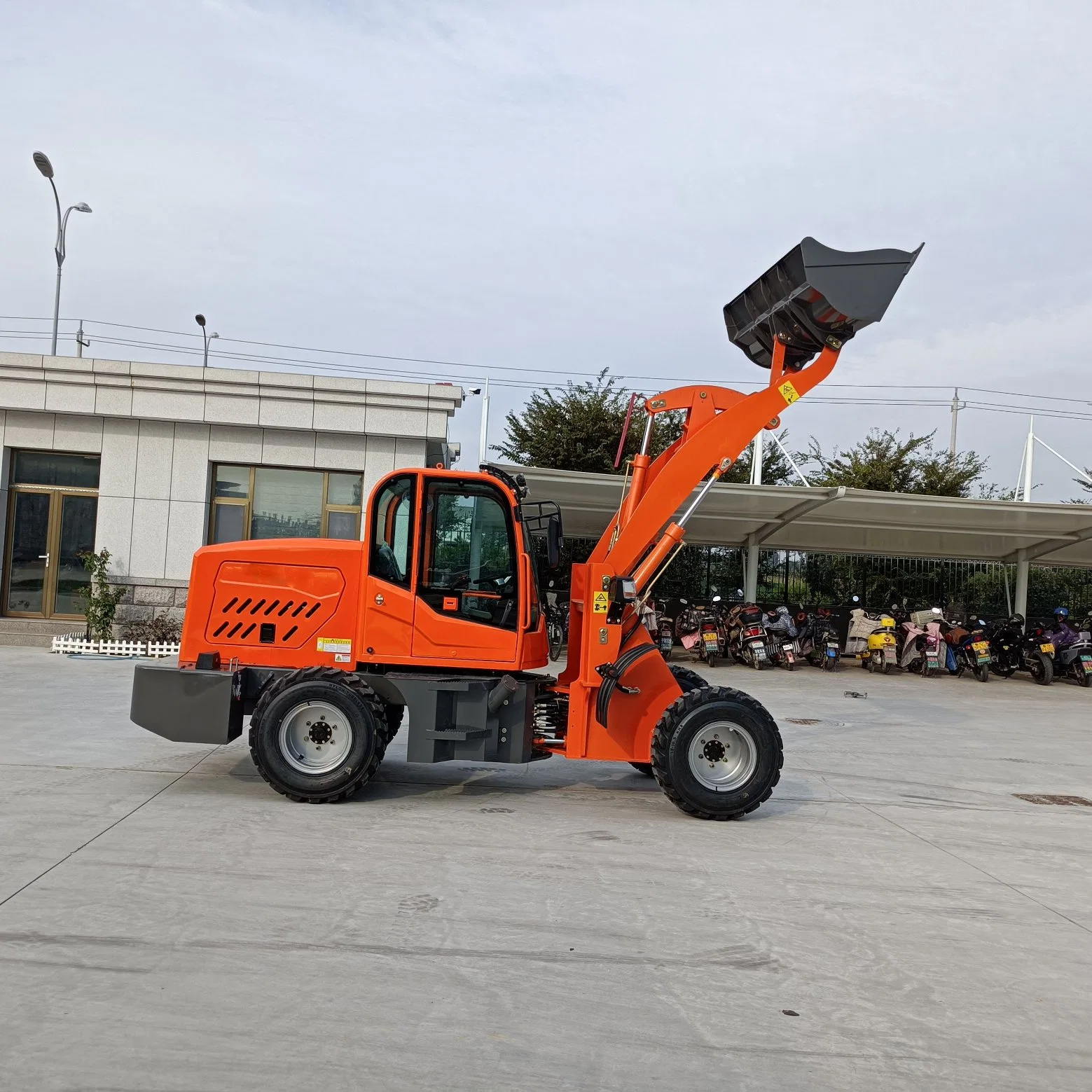 Compact Front End Loader with 1 Ton Capacity and 1 Cubic Meter Bucket