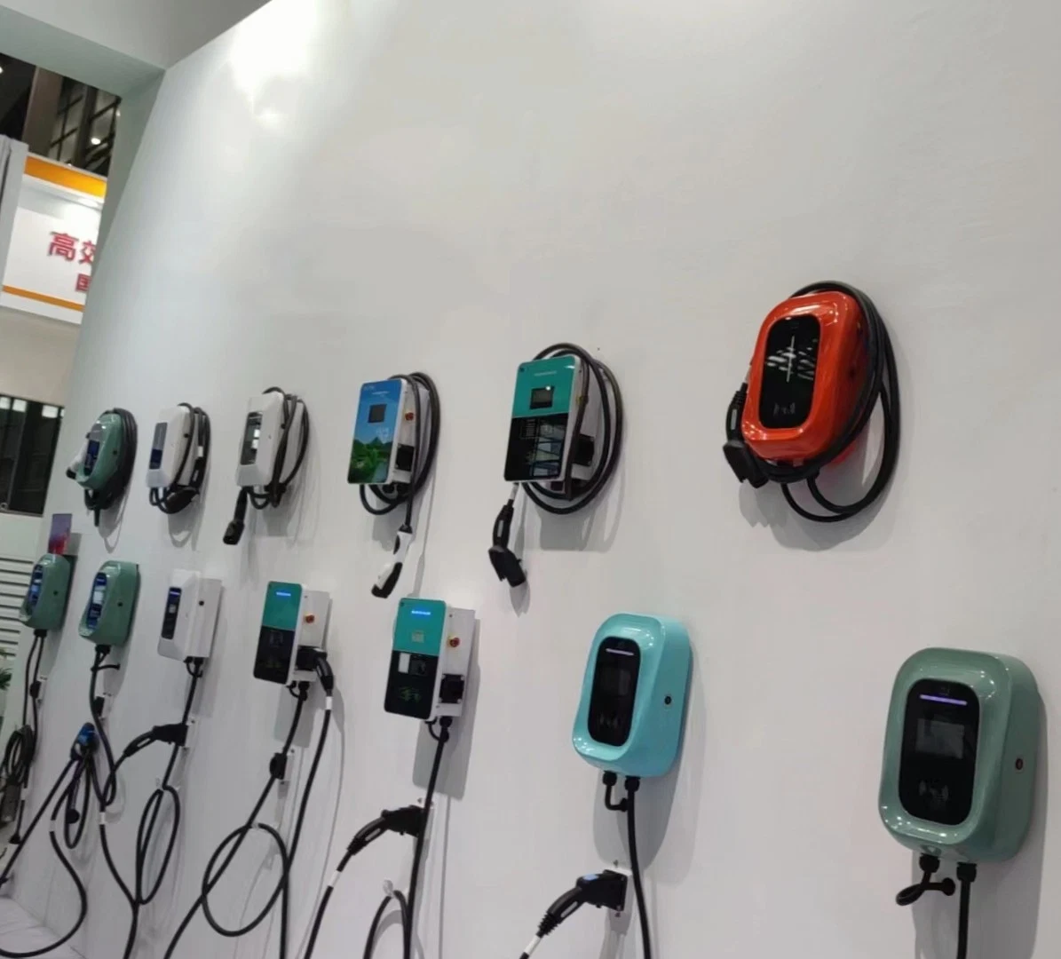 Haute compatibilité EV 16kw chargeur électrique de type 2 à la voiture électrique