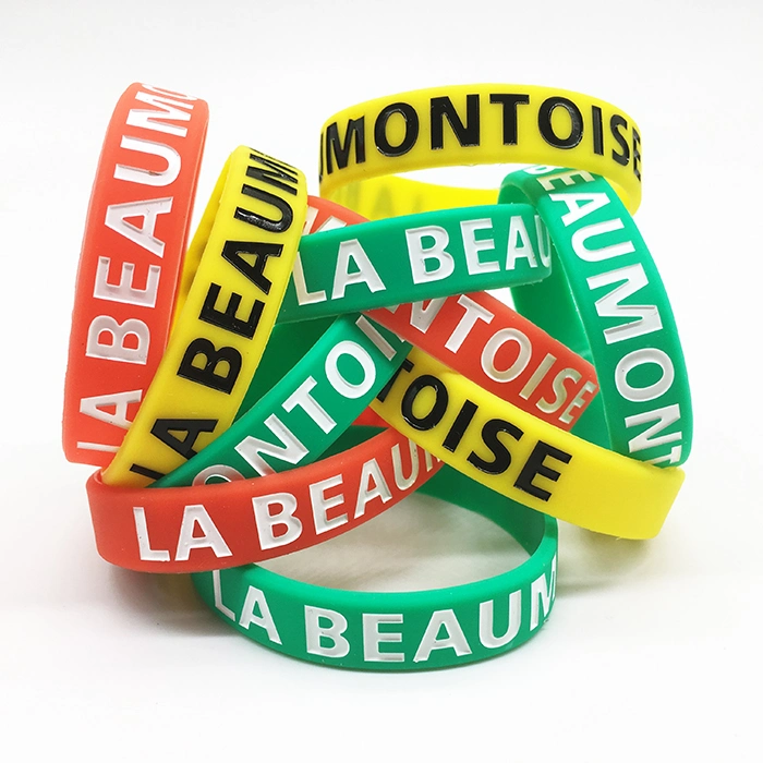 Le sport scolaire personnalisé prix d'usine Bracelets en Silicone les activités des sociétés Cadeau souvenir coloré Bracelet en silicone Produits promotionnels Bande de main en caoutchouc