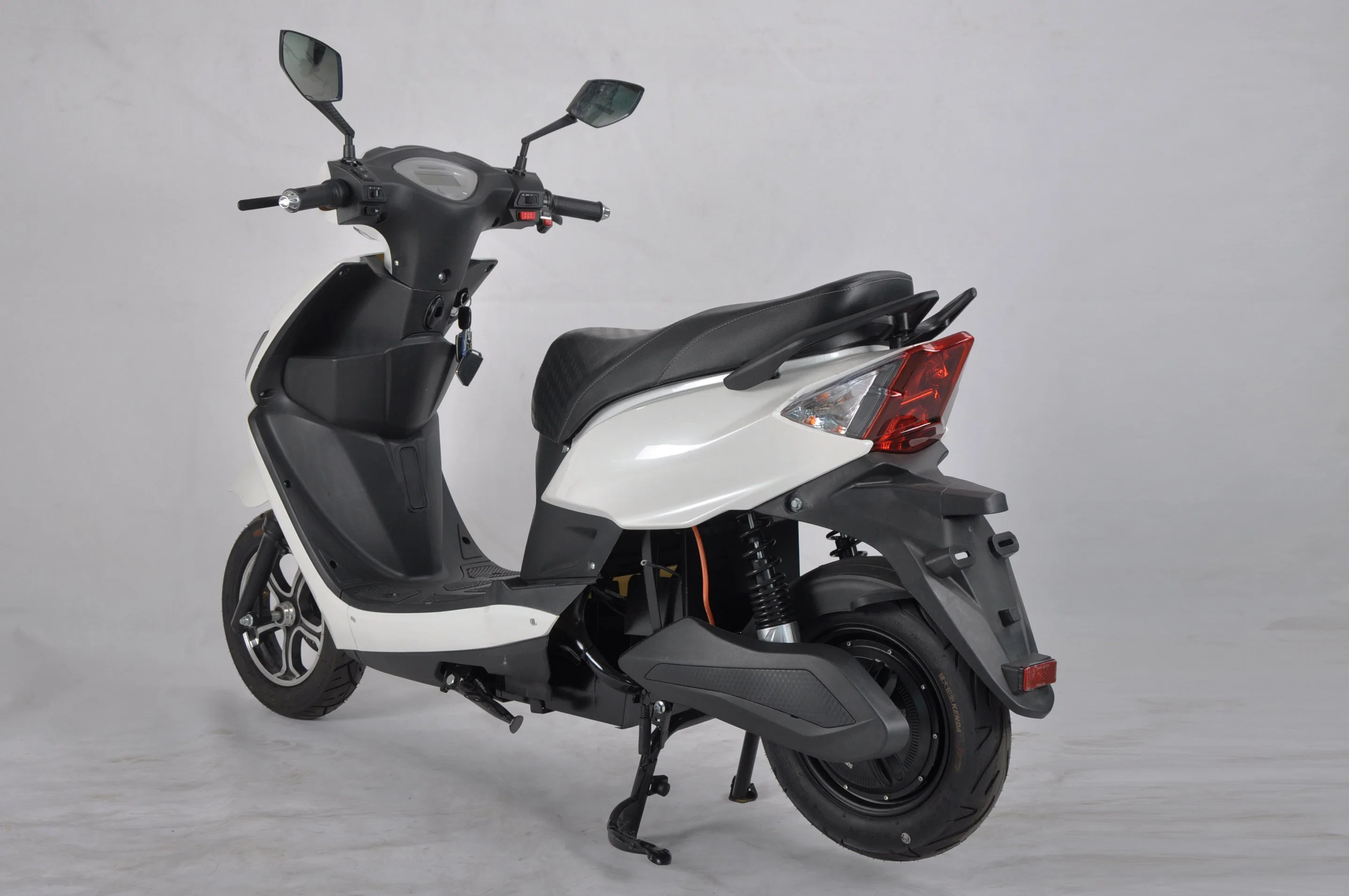 Neue Günstige Best Elektro-Motorrad mit Pedalen 1000W/1200W Elektro-Scooter Bleisäure