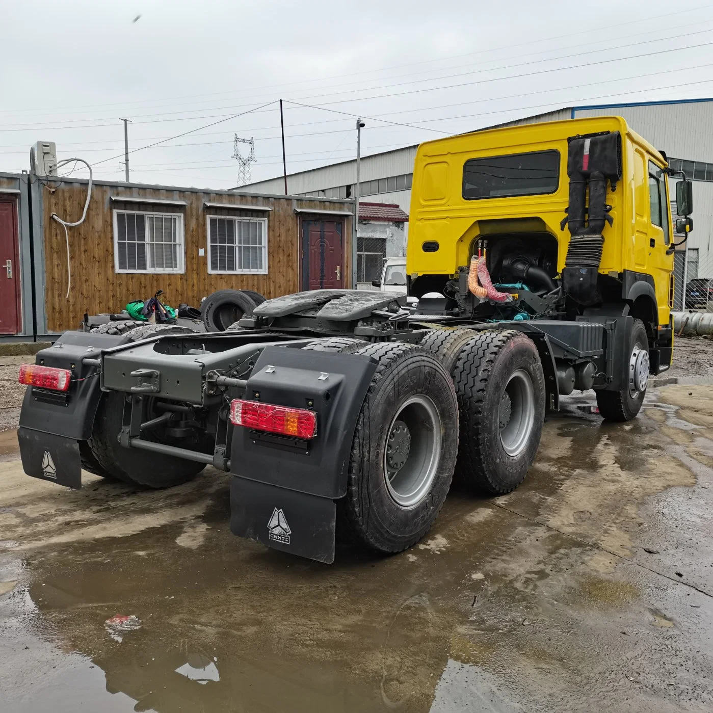 Used Heavy Duty 10 Wheel Trailer Head 6X4 420HP HOWO Tractor