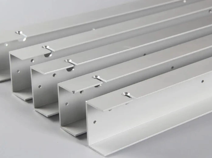 Rail de convoyeur profilé en aluminium CNC industriel rail de guidage en aluminium CNC Rail de guidage en aluminium