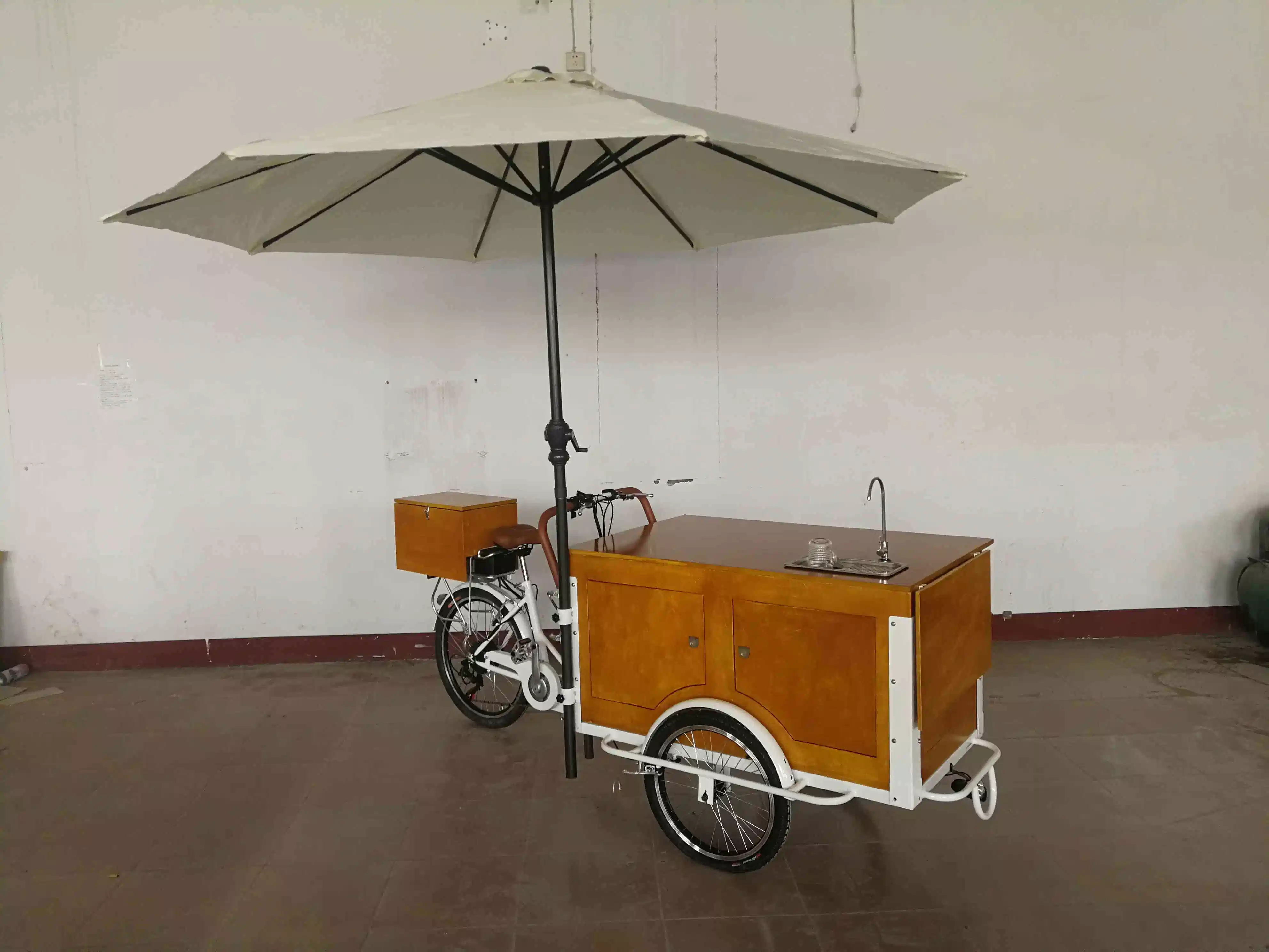 Electric Coffee Street utilise tricycle Bike