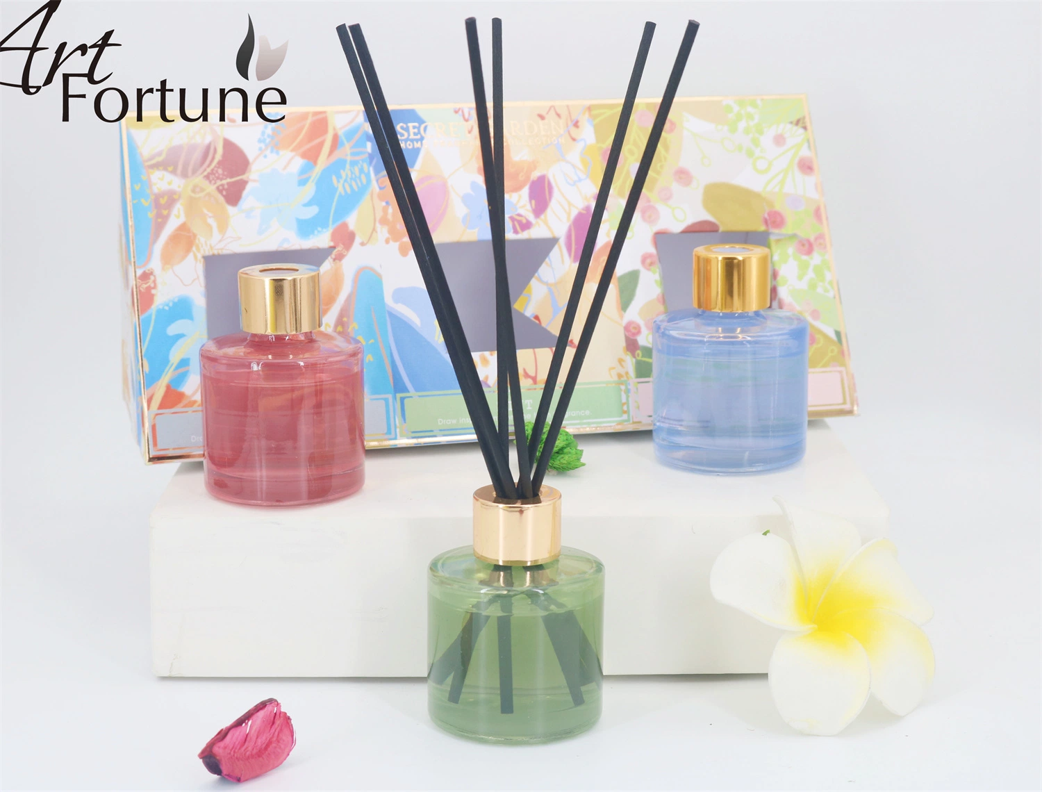 Luxury The Spring and Summer 50ml Oil Diffuser with Rattan Sticks Gift Box for Fresh Air