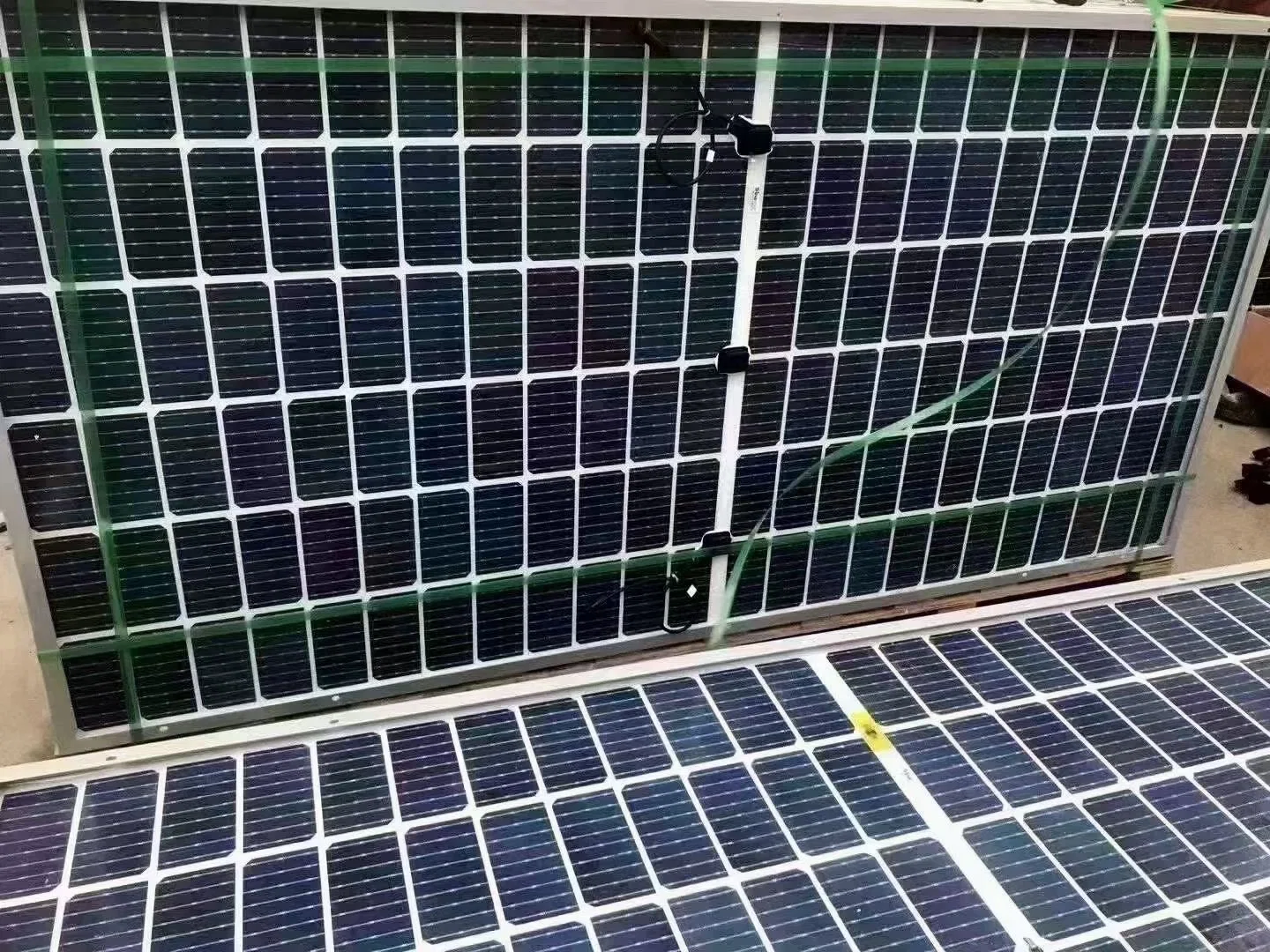 545W/540W Dual Glass Bifacial Mono Solar PV Module Panel Runsol Longi Jinko Ja Trina Ae Gcl Suntech BIPV Poland EUR Rooftop Power System TUV UL Inmetro Mcs SGS