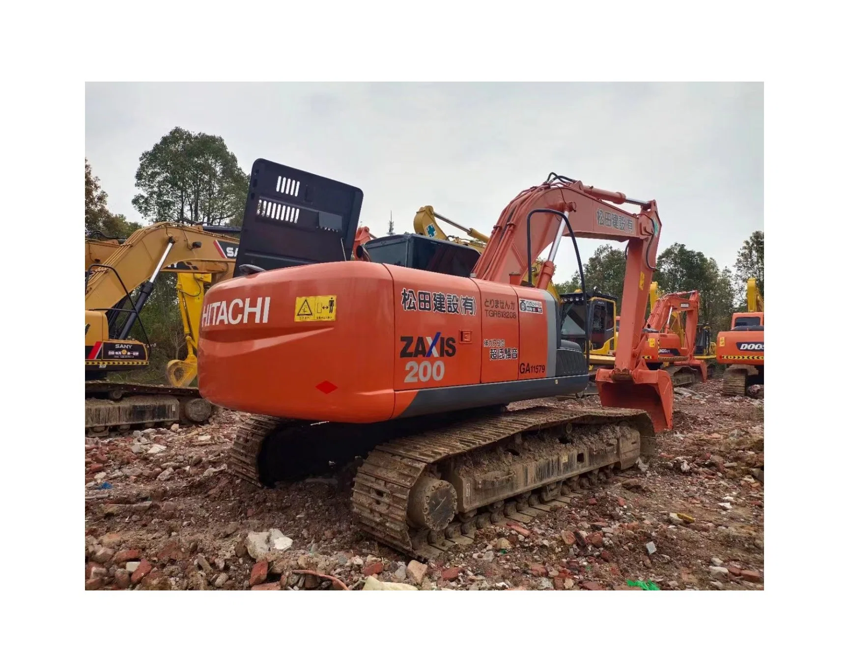 Sale Hitachi Zx200-3 Good Condition with High Iperating Efficiency for Cheap Sale Used Construction Machine Excavator