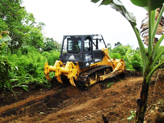 220 excavadora sobre orugas Shantui HP SD22 con el desgarrador de tres vástagos