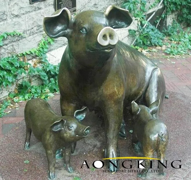 Famosa decoración de calle pequeña al aire libre Funny Brass Running Pig Sculpture