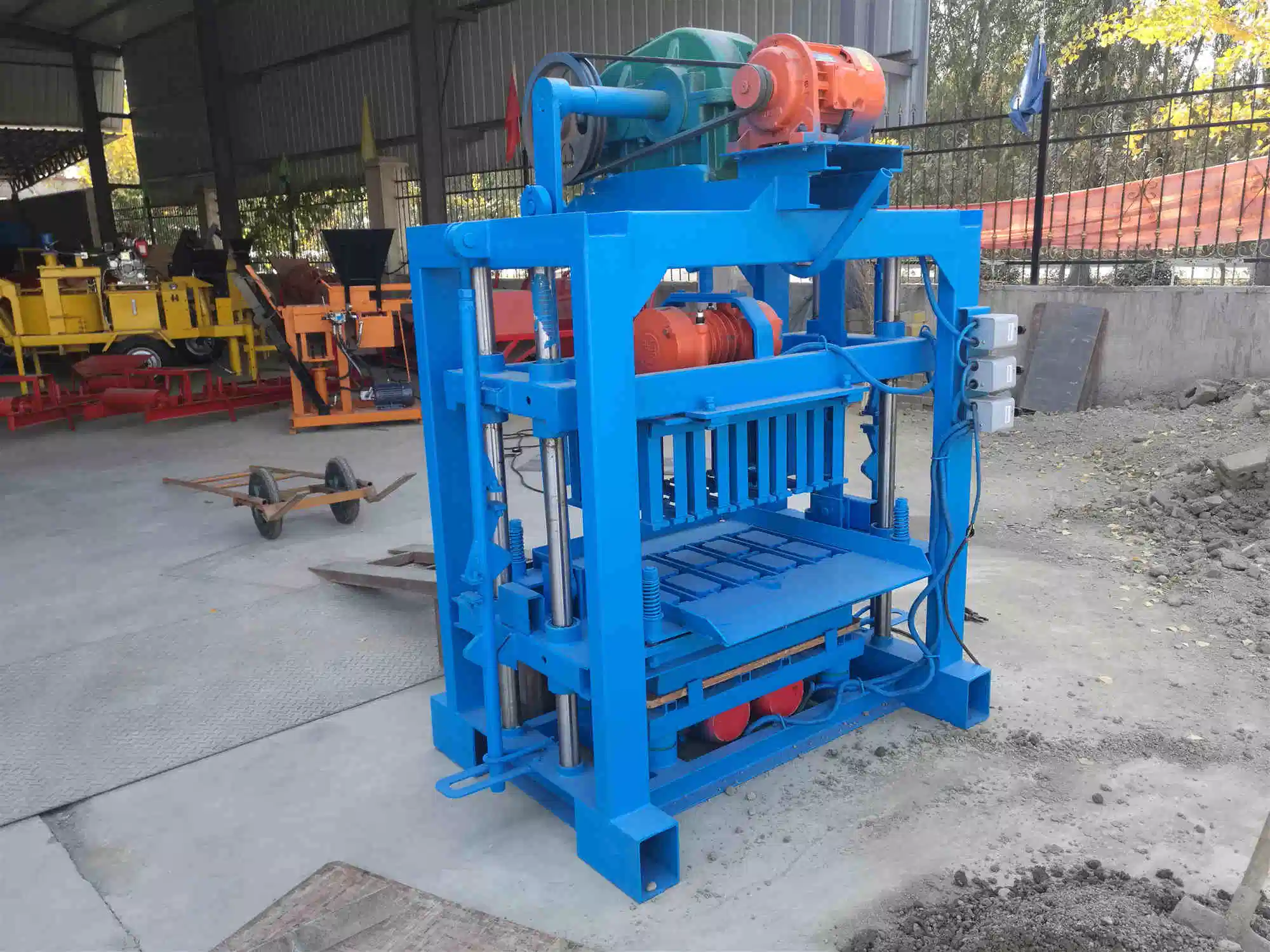 Small Investement Qtj4-40 Automatic Hollow Block Machine