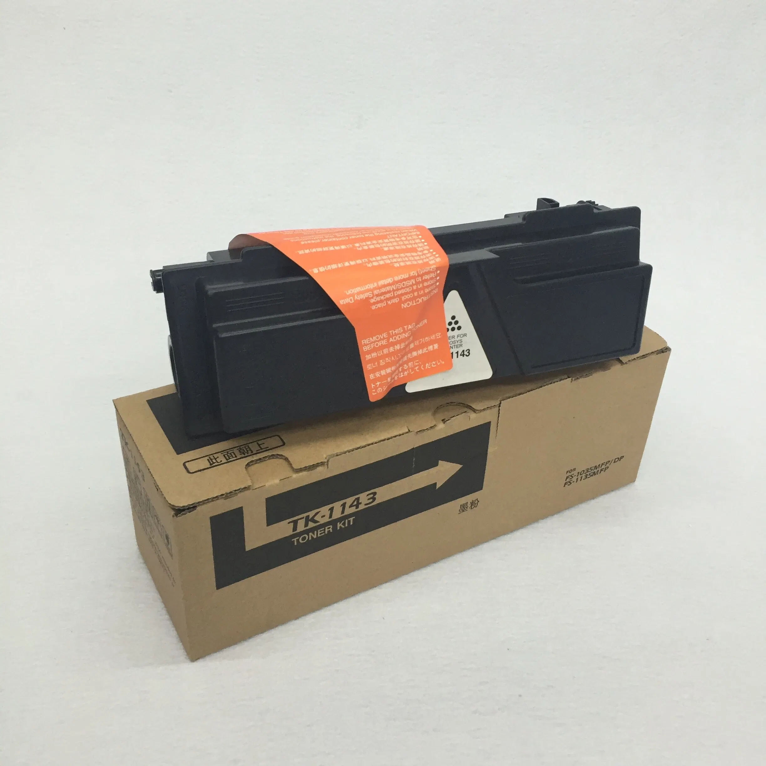 Cartouche de toner compatible W/puce pour Kyocera fs-1035mfp/1135mfp TK1140