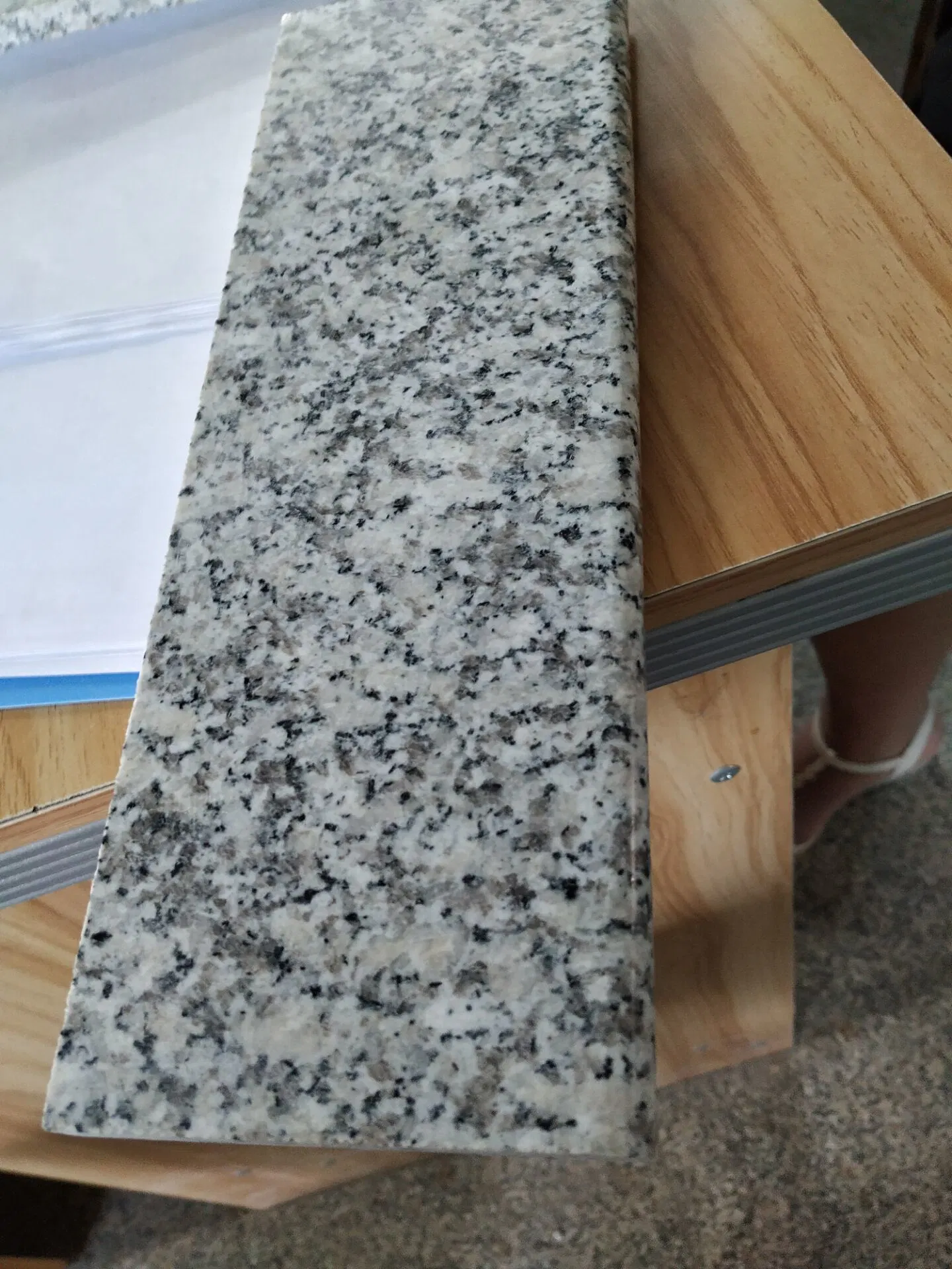 China Top Quality Light Grey/Sardo Grey/G602 Granite for Hotel Decordecoration/Floor/Background/Countertop and Flooring