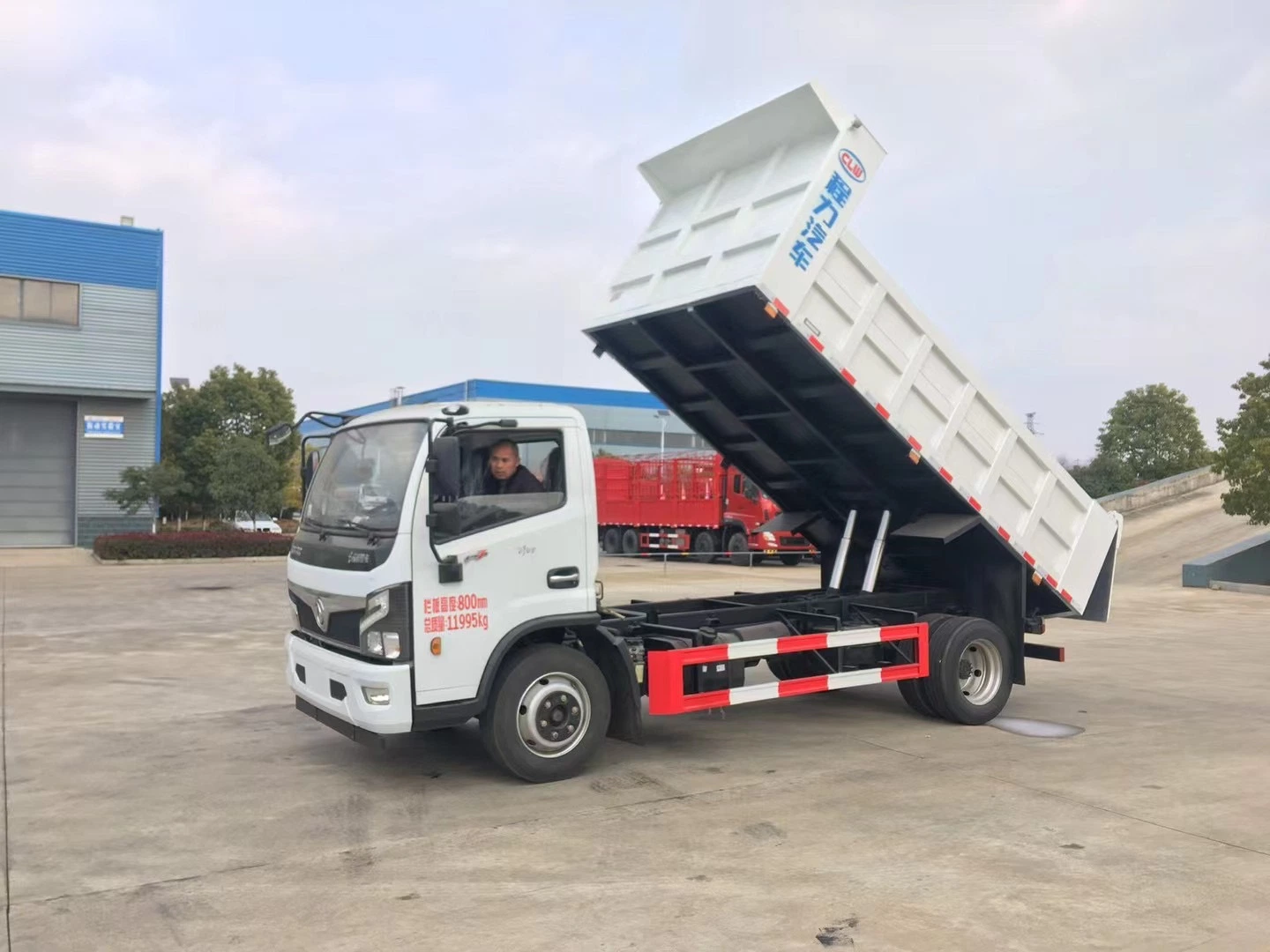 Exportierte China Marke 8cbm 10cbm 8000liters Haken heben Dump Transfer Lkw