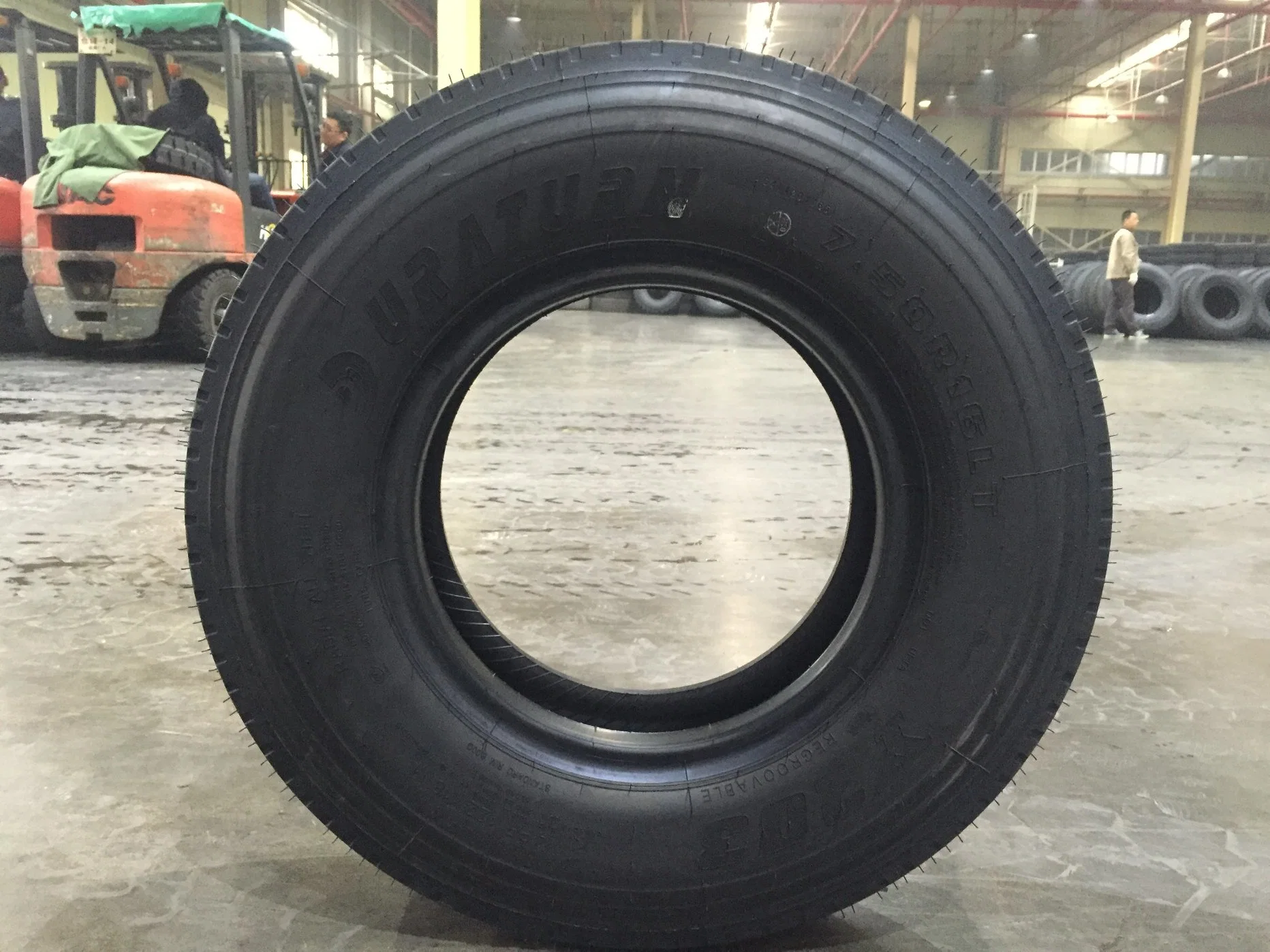 China Mayoreo 275/70r22.5 neumático radial de acero para autobuses TBR Marca Duraturn/Dynacargo