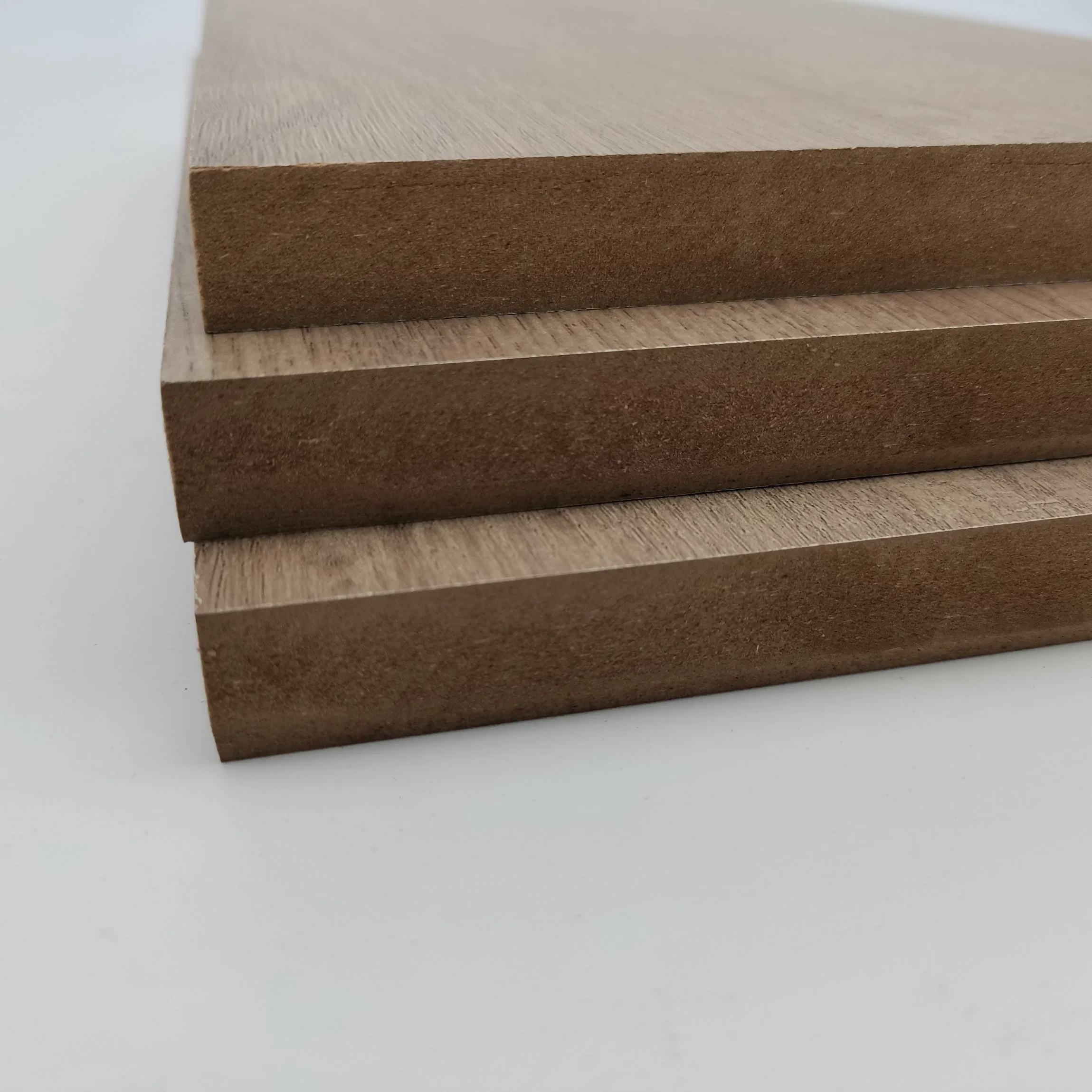 La melamina, laminados de fibra MDF que se enfrentan para muebles y la construcción