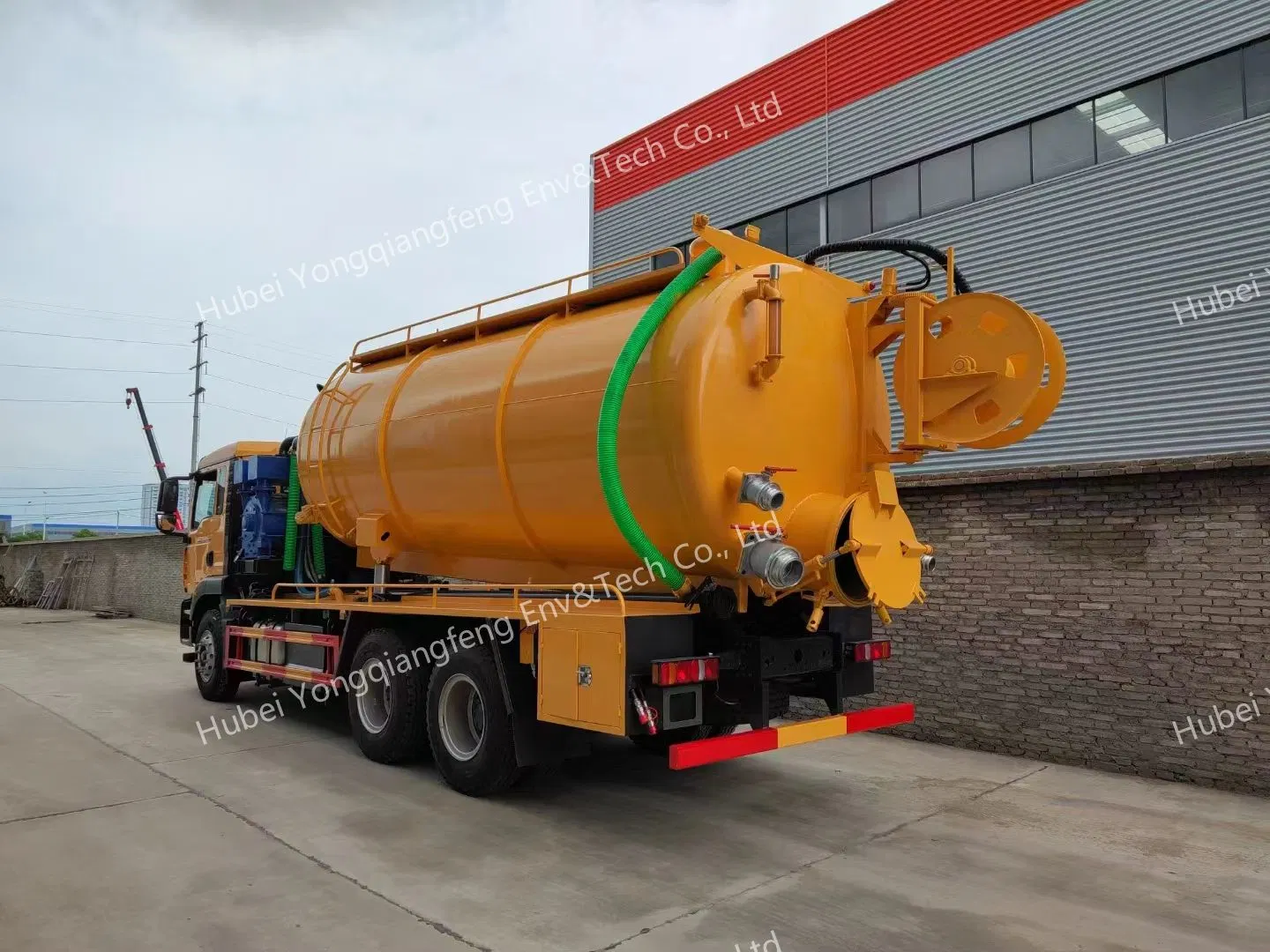 4 Cubic Water Tank +14 Cubic Sewage Pipe Sewer Dredging Vehicle + Sewage Collection Vehicle