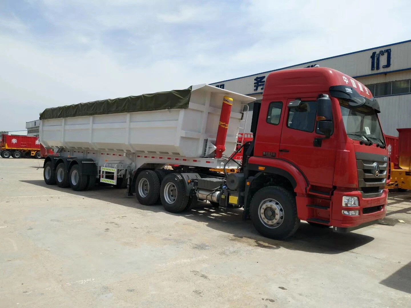 2 3 4 eje hidráulico Granja Mini Tipper descarga Semi Trailer para la venta en Costa de Marfil′