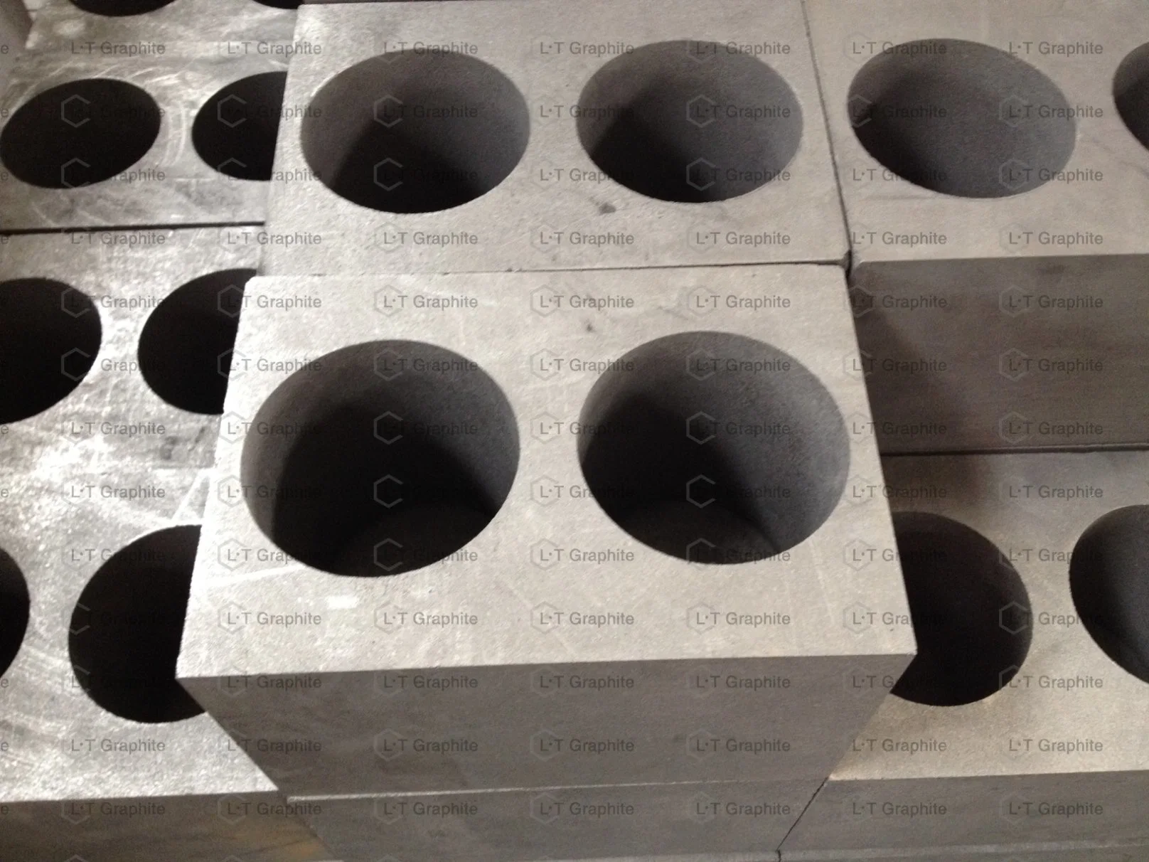 Multiple Melting Capacity Available, High Temperature, Oxidation Resistance, Medium Grain Graphite Crucible