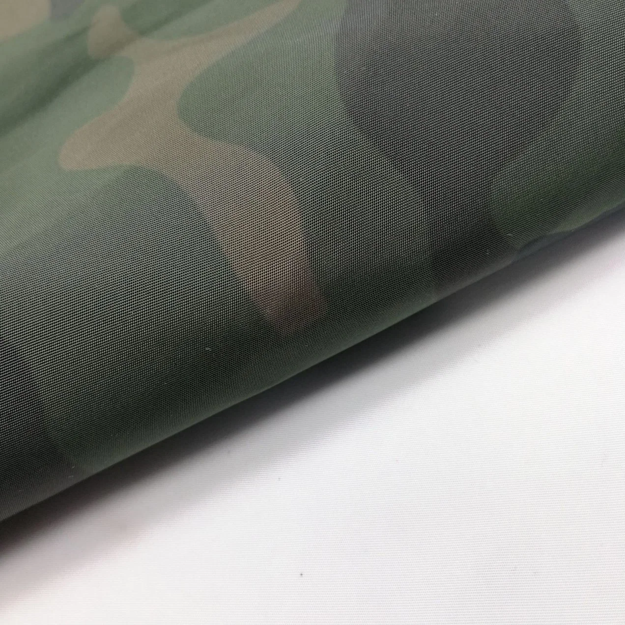 Hot Sale 300d Polyester Plain Weave Cationic Fabrics for Outdoor Jacket