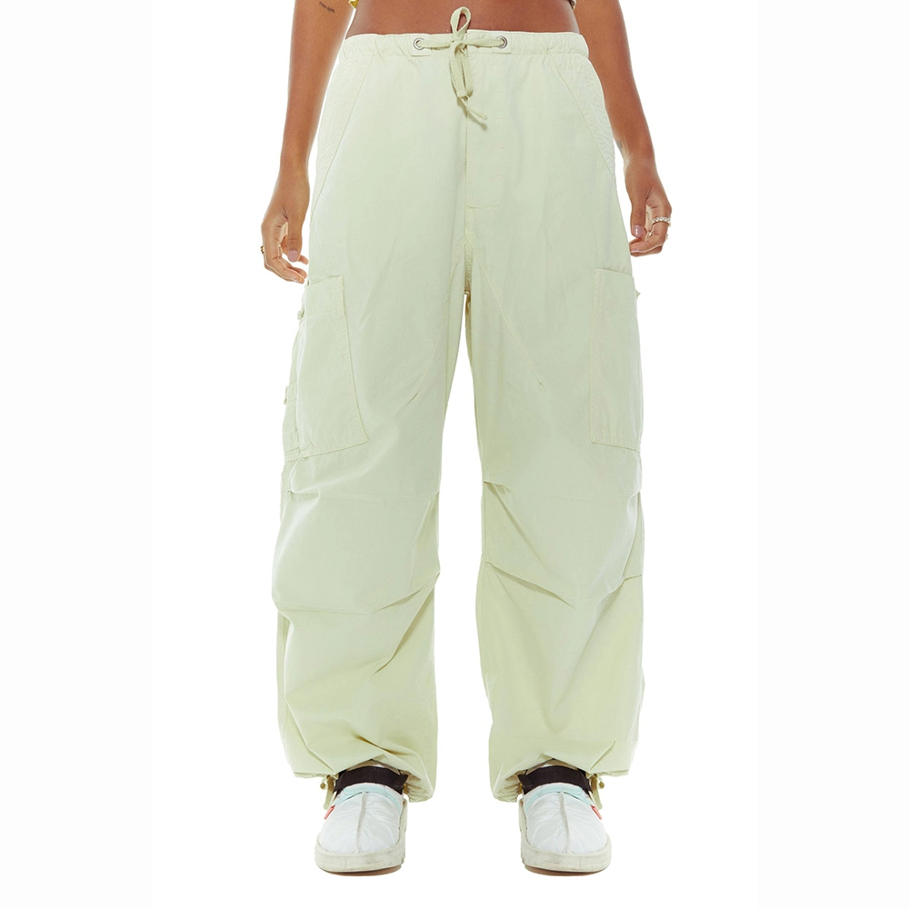 Pantalon cargo extérieur en parachute en polyester 100% avec logo personnalisé.