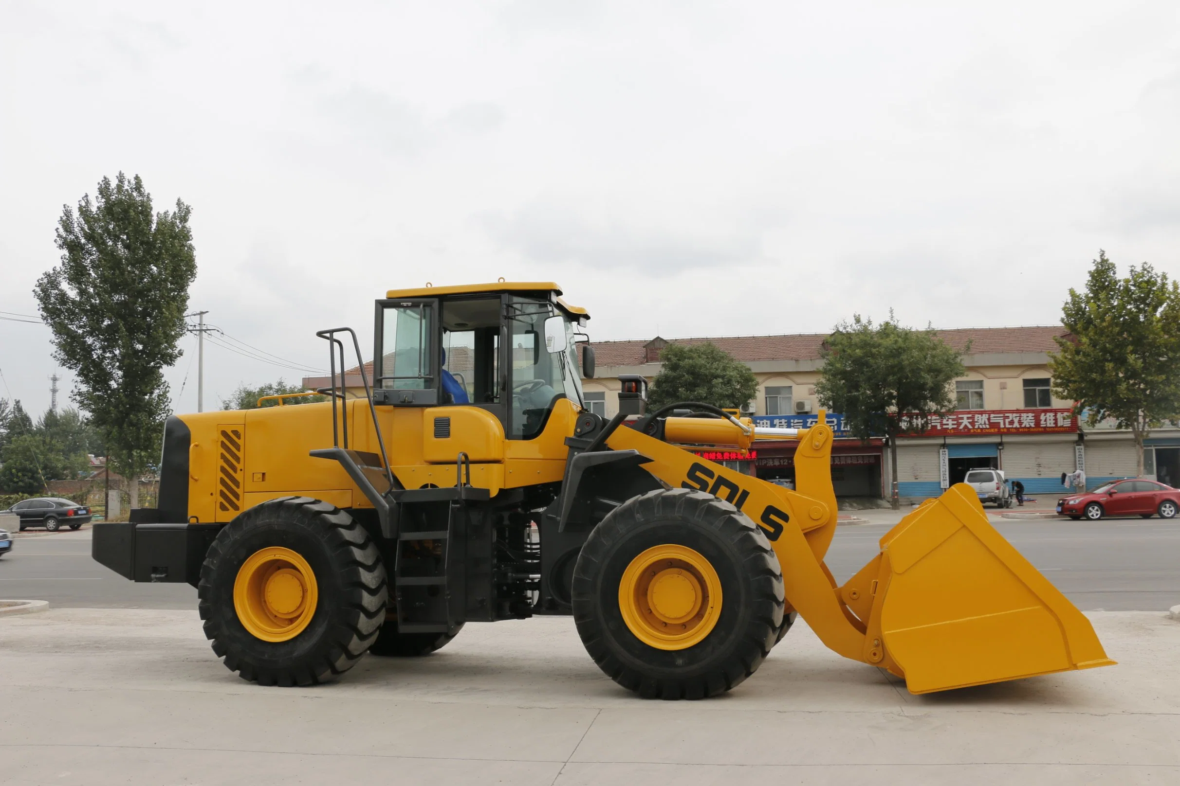 Sem Shantui Lonking Liugong New Equipment Price 3 4 5 6 Ton 5t 5ton 956 Zf Transmission Mountain Shovel Wheel Loaders with Rock Bucket 3cbm Capacity for Sale