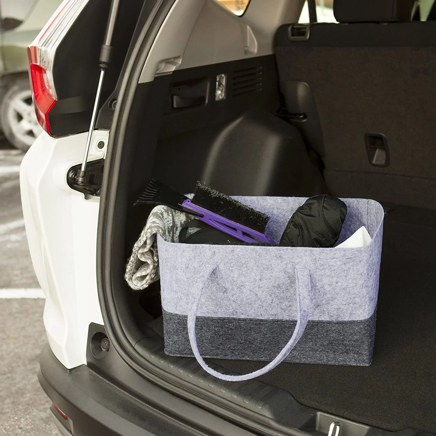 Portable Storage Tote Top and Handles for Easy Transport