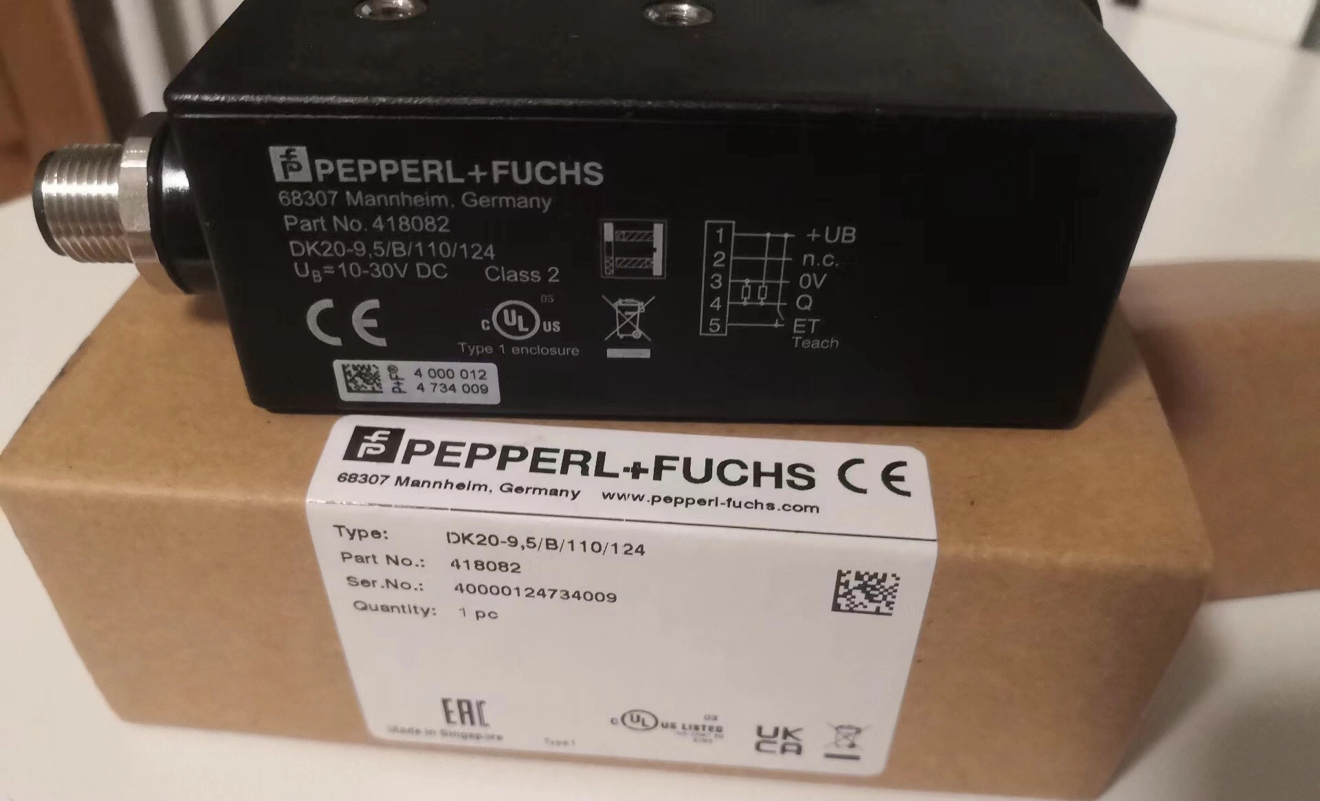 New Original Pepperl Fuchs Color Sensor Dk20-9, 5/B/110/124