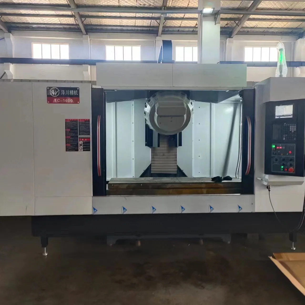 Zechuan CNC-Fräsmaschine Bearbeitungszentrum BT50 Spindel Taper T1600 High Speed CNC-Bohrmaschine Fräsen und Gewindeschneidmaschine