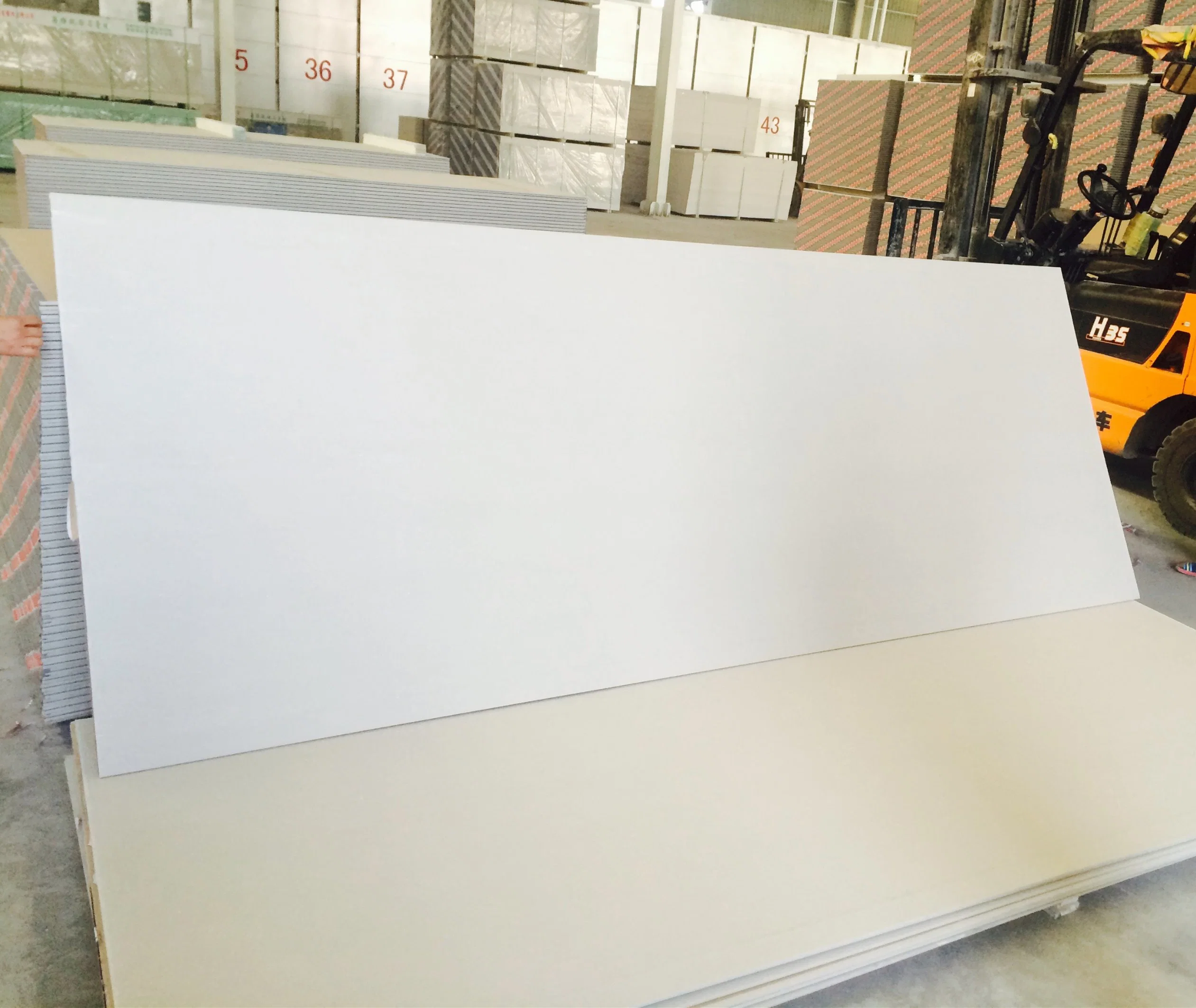 Moisture-Resistant Standard Paper Faced Plasterboard