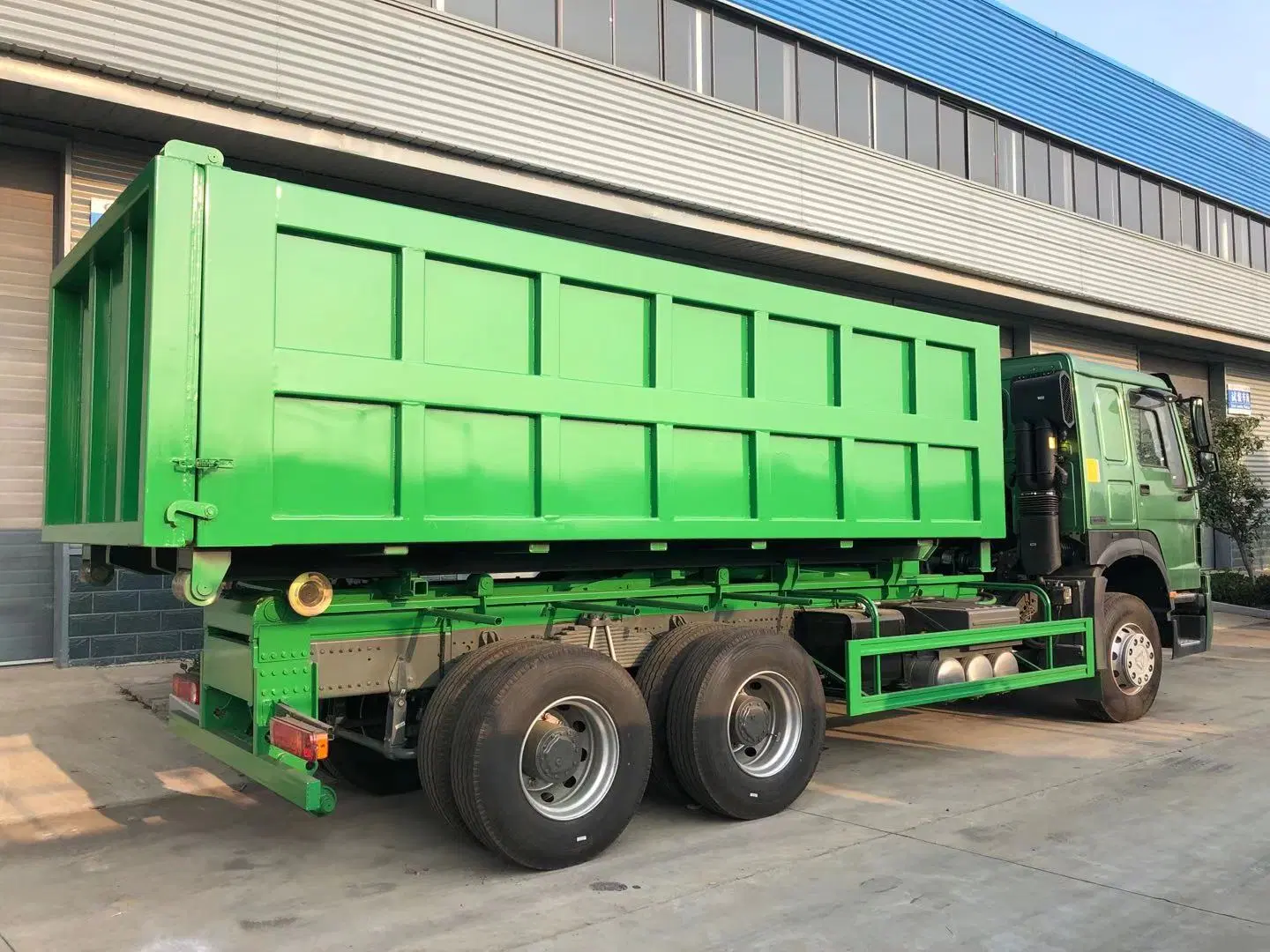 Camion-benne minier Sinotruk HOWO 70t 420HP Heavy Duty dans le meilleur camion-benne pour site minier