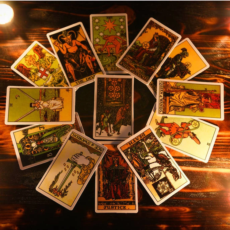 Comercio al por mayor papel OEM Oracle Tarot Decks Naipes cartas juego de cartas impresas personalizadas