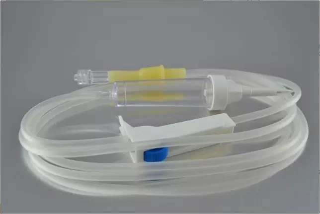 Medical Supply Disposable Syringe Medical Infusion IV Set with Filter with Needle